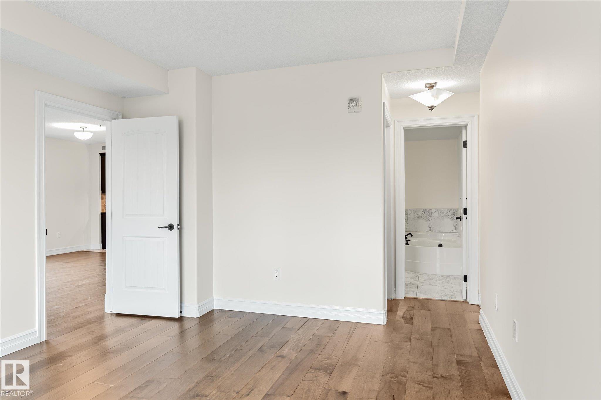 Photo 22 at 304 - 10142 111 Street NW, Wîhkwêntôwin, Edmonton