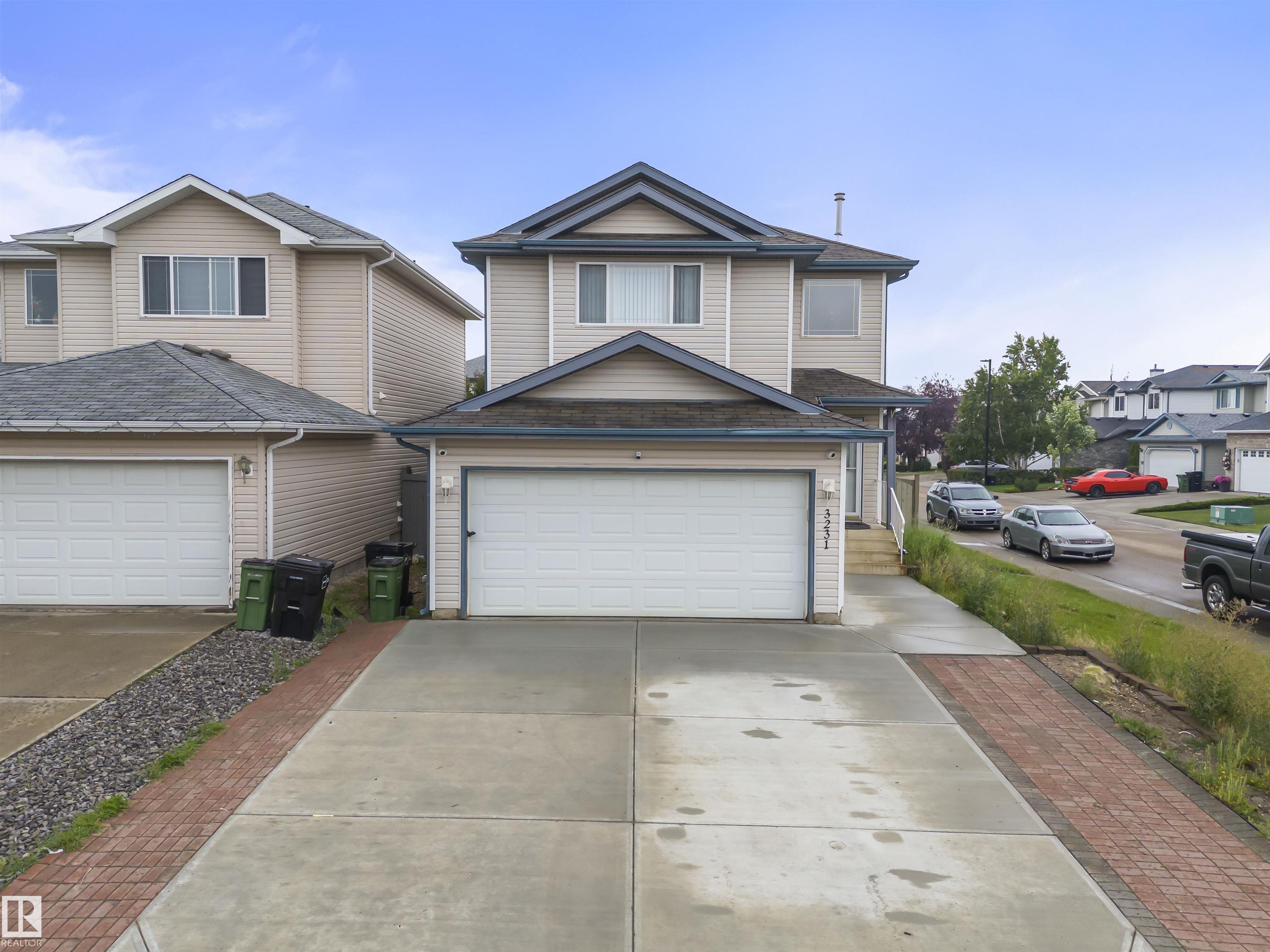 3231 30 Avenue NW, Silver Berry, Edmonton 