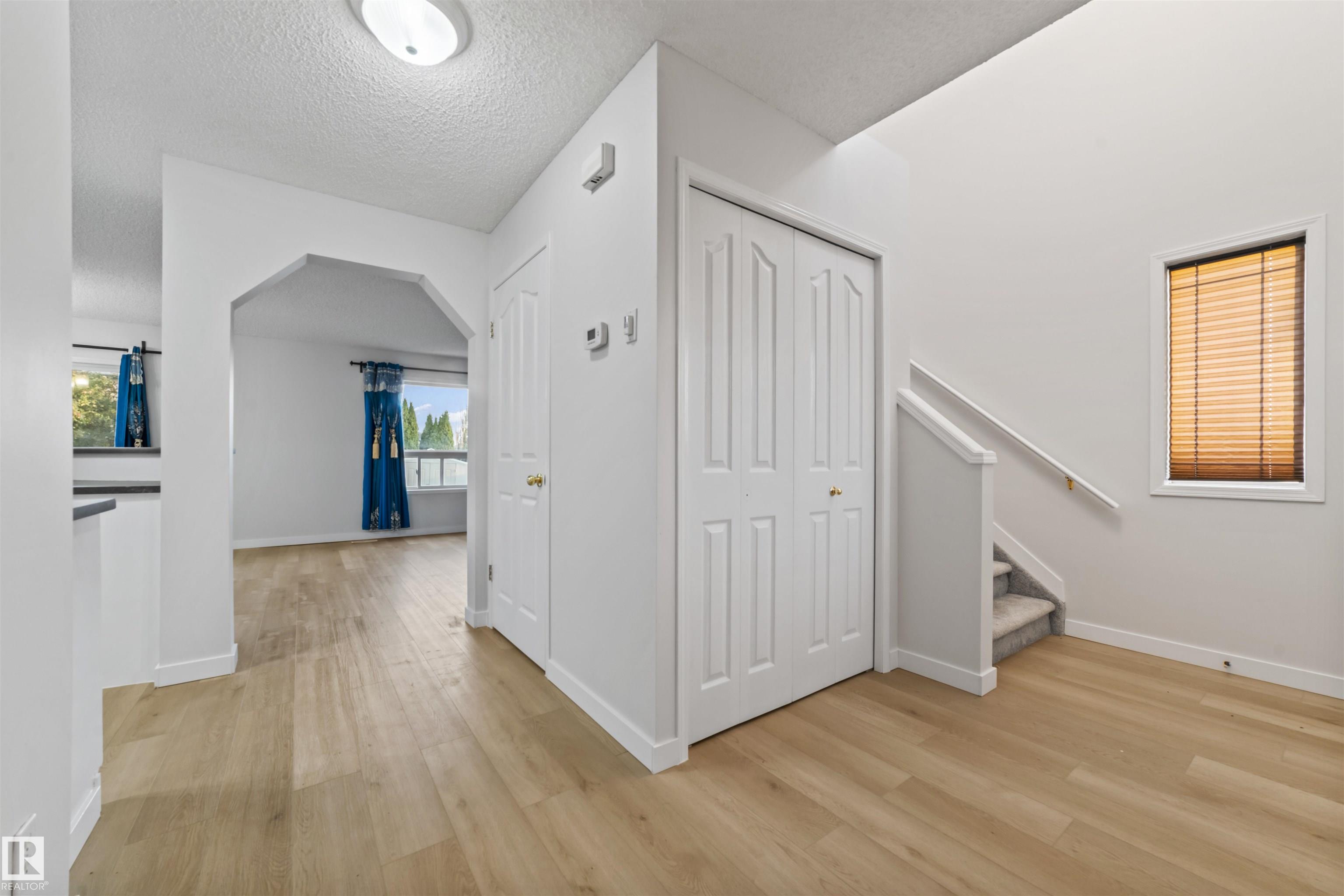 Photo 5 at 3231 30 Avenue NW, Silver Berry, Edmonton