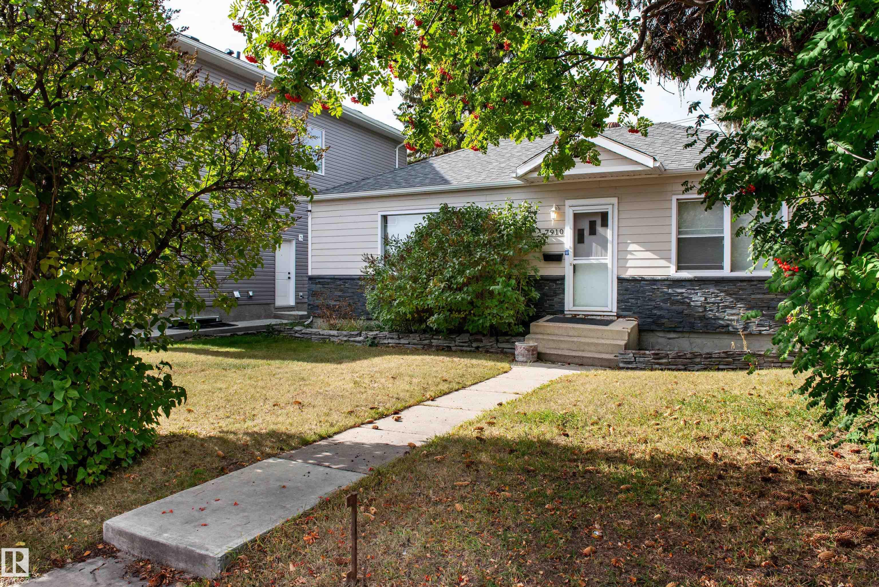 7910 75 Street NW, King Edward Park, Edmonton 