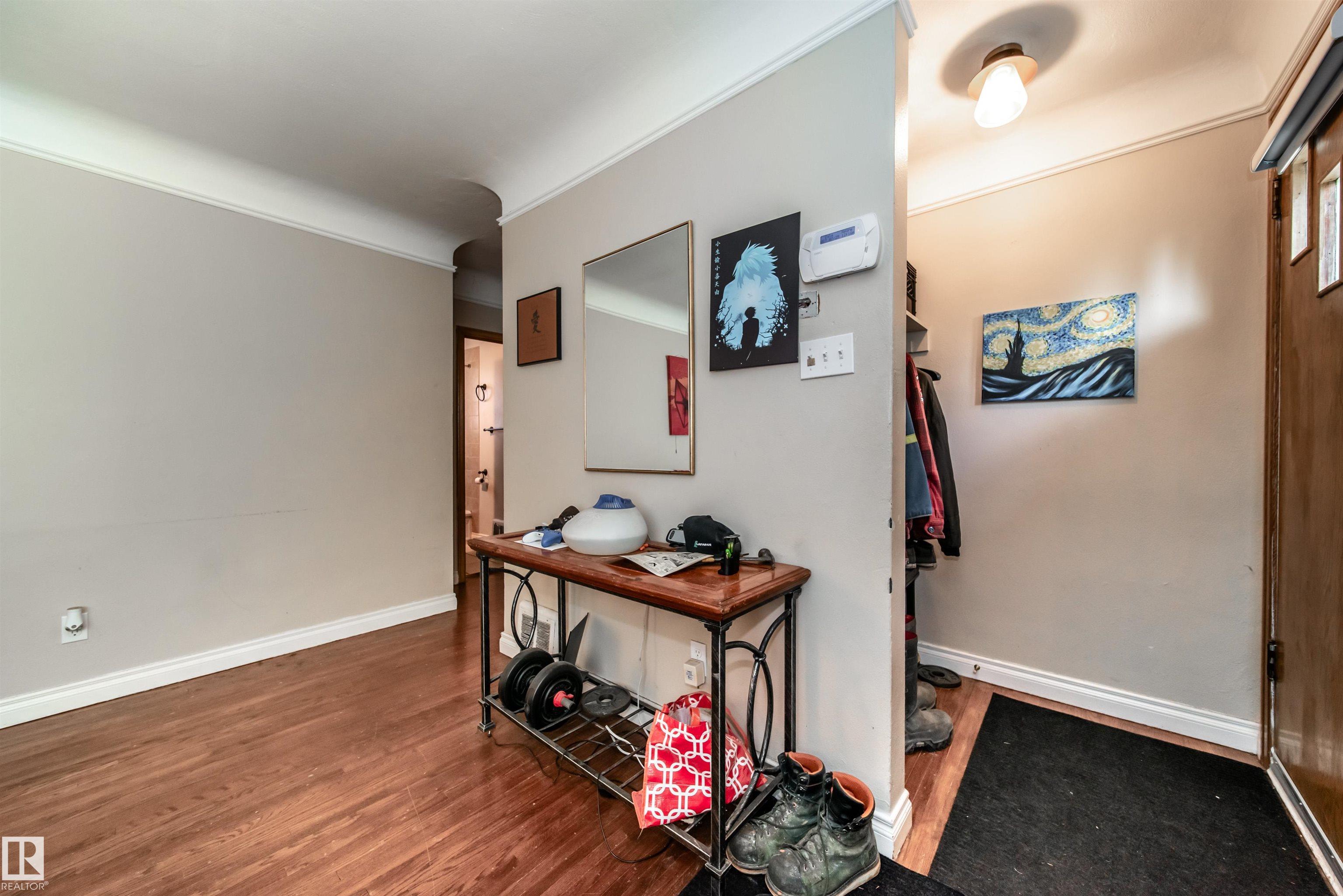 Photo 2 at 7910 75 Street NW, King Edward Park, Edmonton