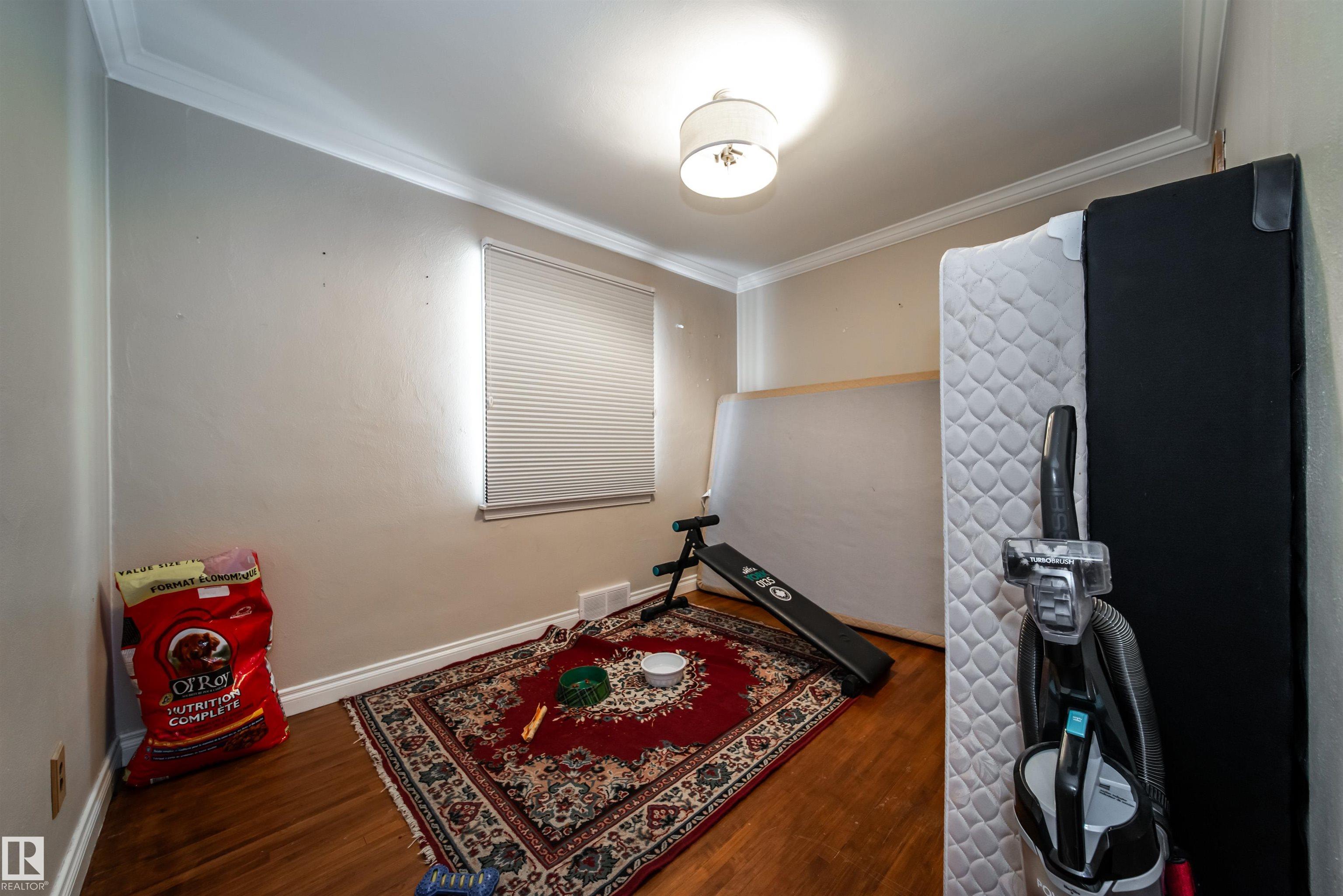Photo 14 at 7910 75 Street NW, King Edward Park, Edmonton