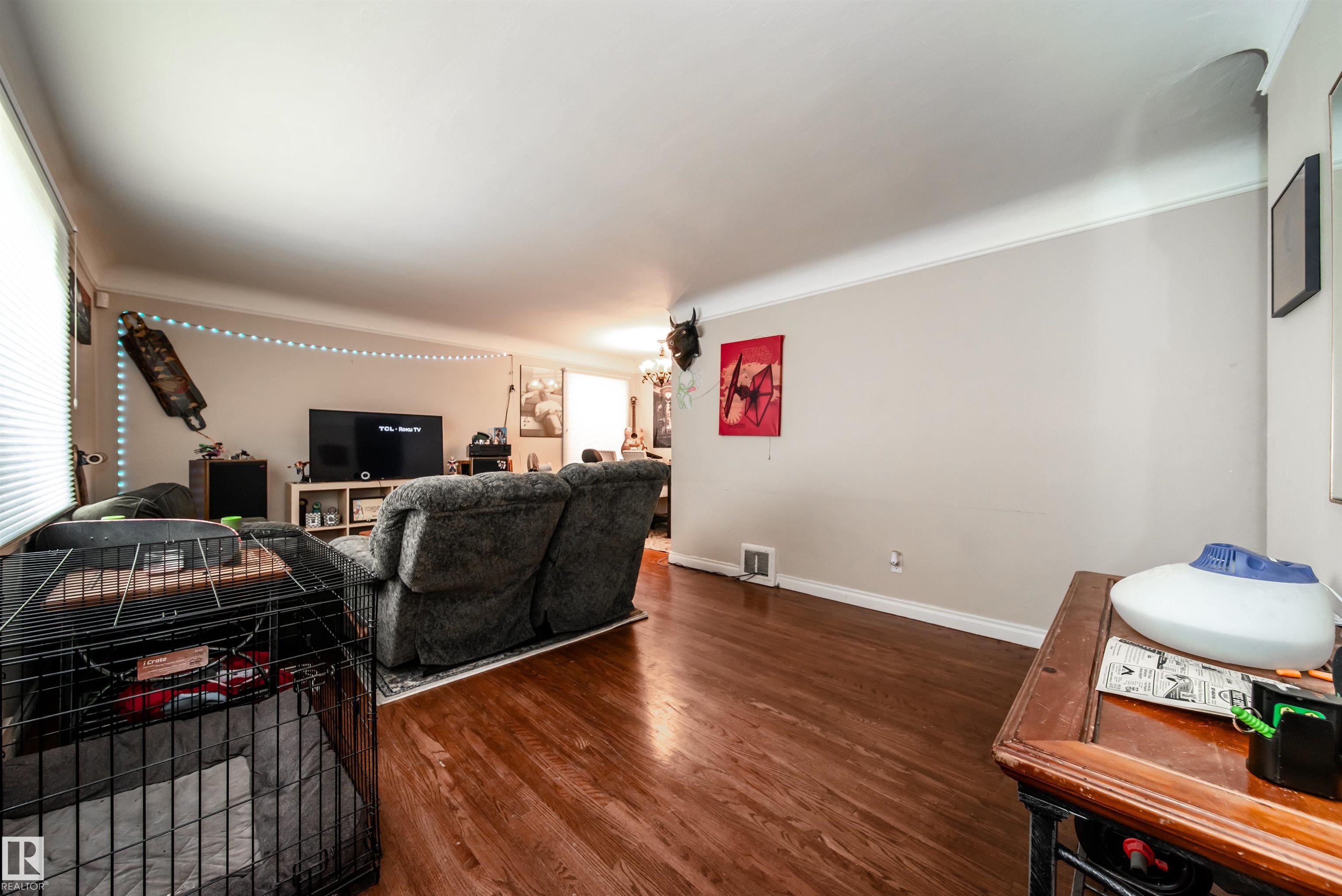 Photo 3 at 7910 75 Street NW, King Edward Park, Edmonton