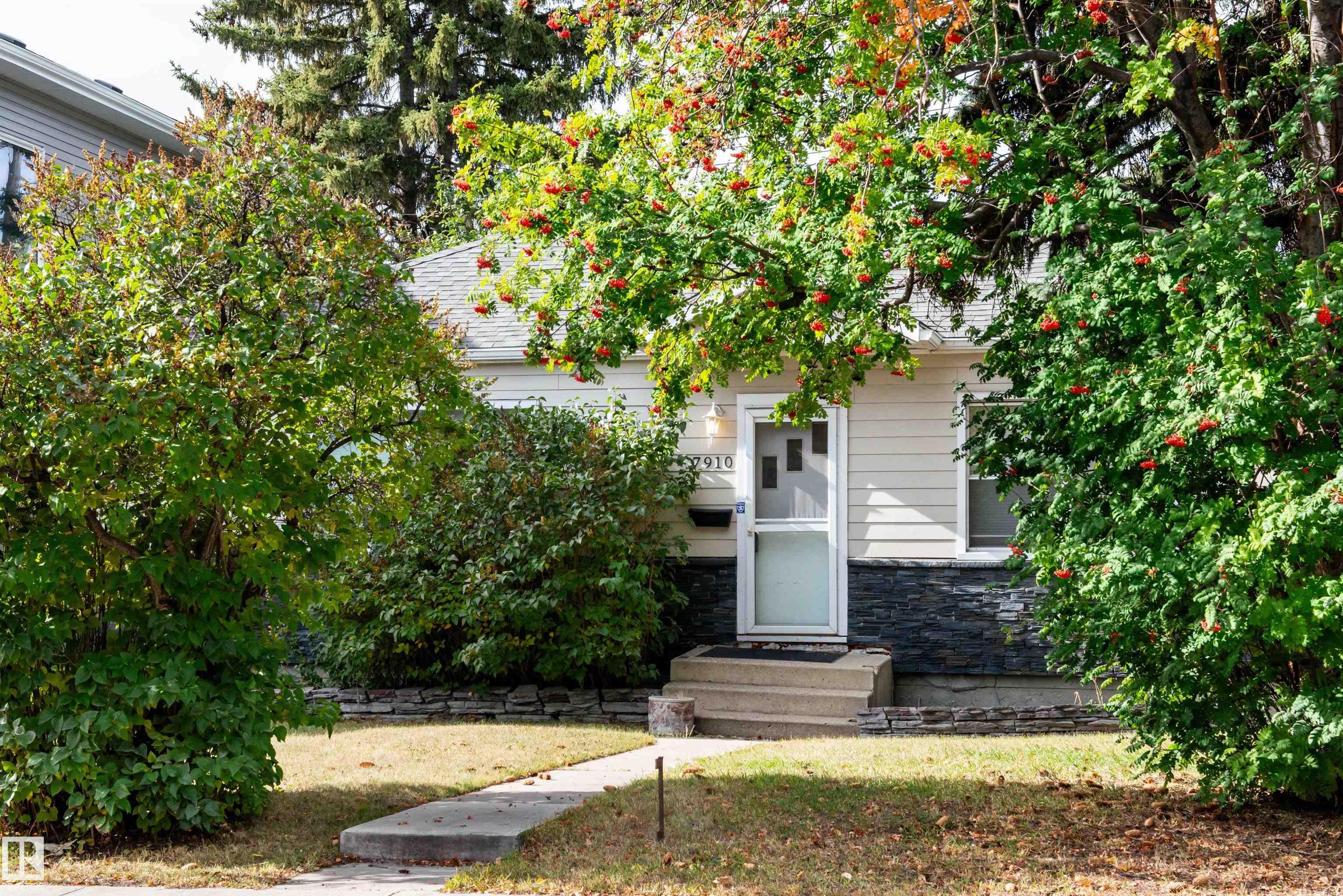 Photo 39 at 7910 75 Street NW, King Edward Park, Edmonton