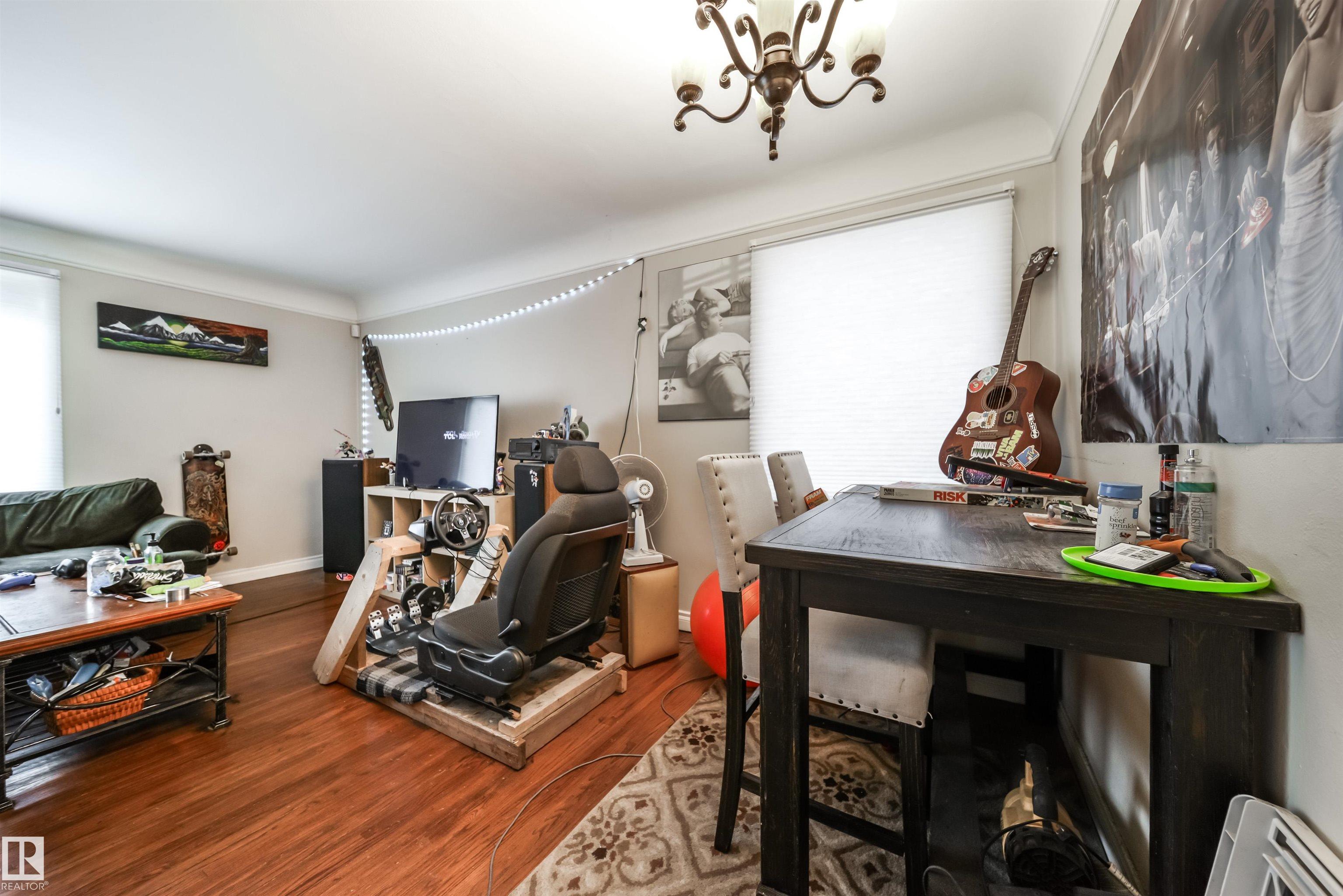 Photo 7 at 7910 75 Street NW, King Edward Park, Edmonton