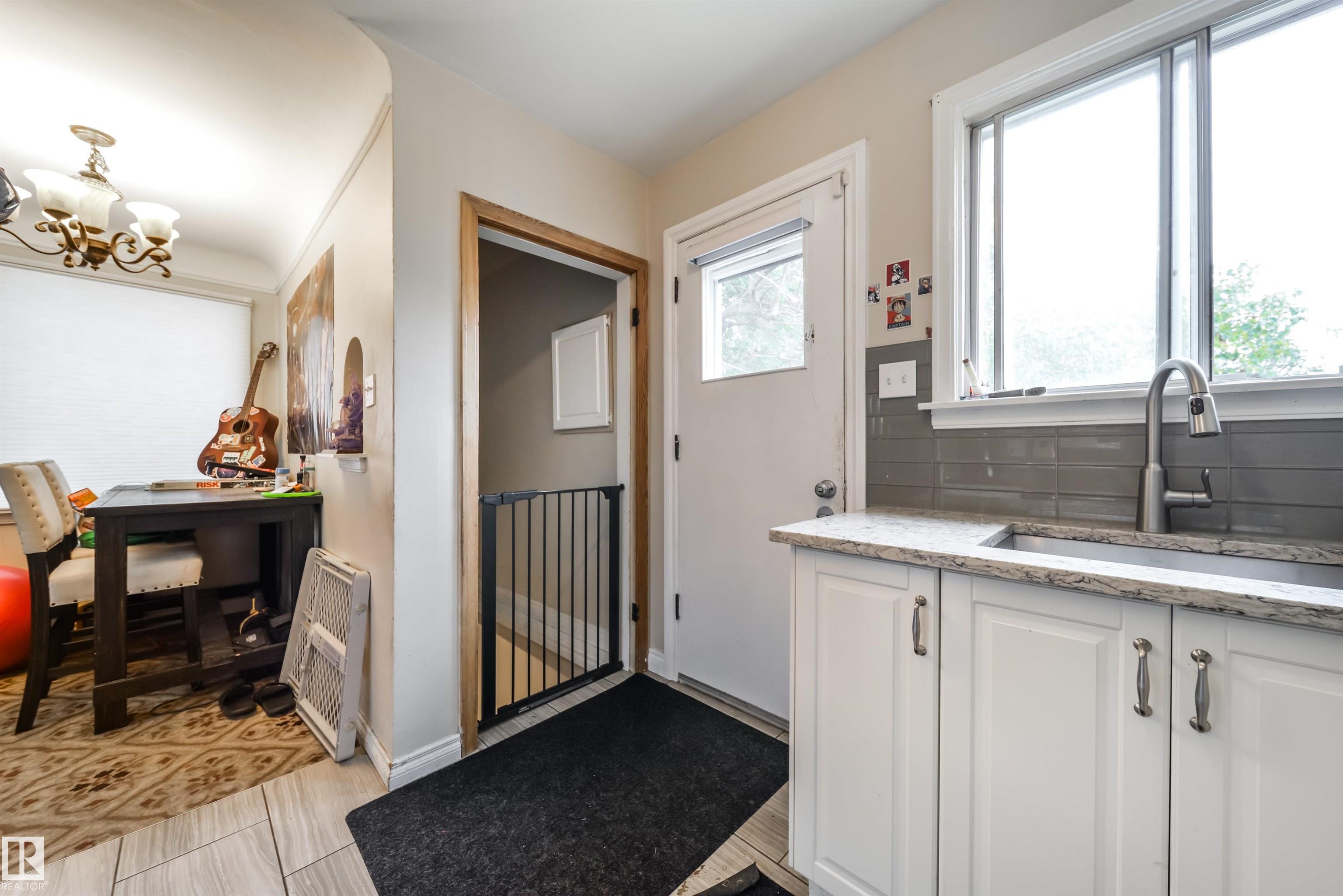 Photo 8 at 7910 75 Street NW, King Edward Park, Edmonton