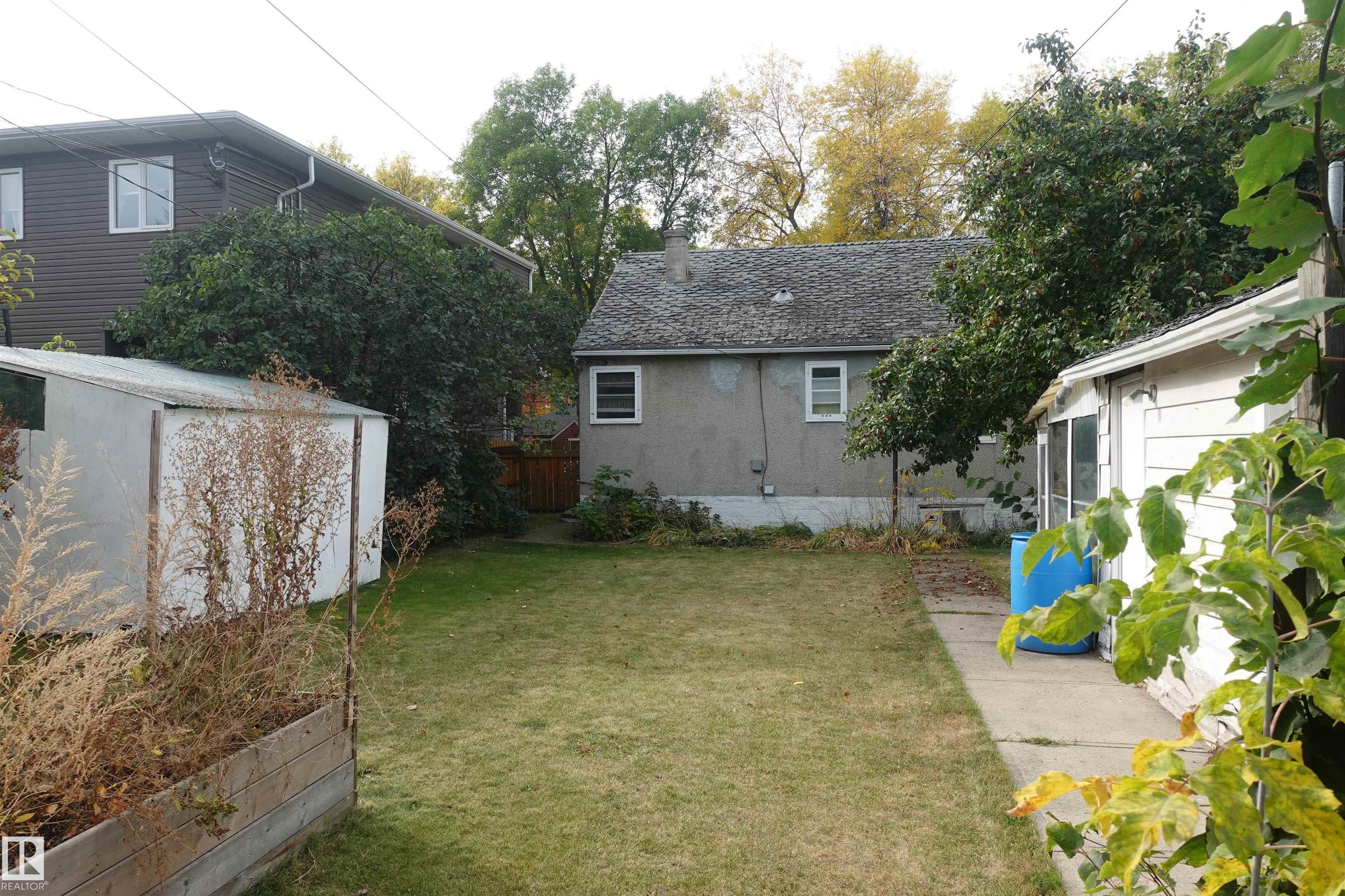 Photo 11 at 8839 90 Street NW, Bonnie Doon, Edmonton