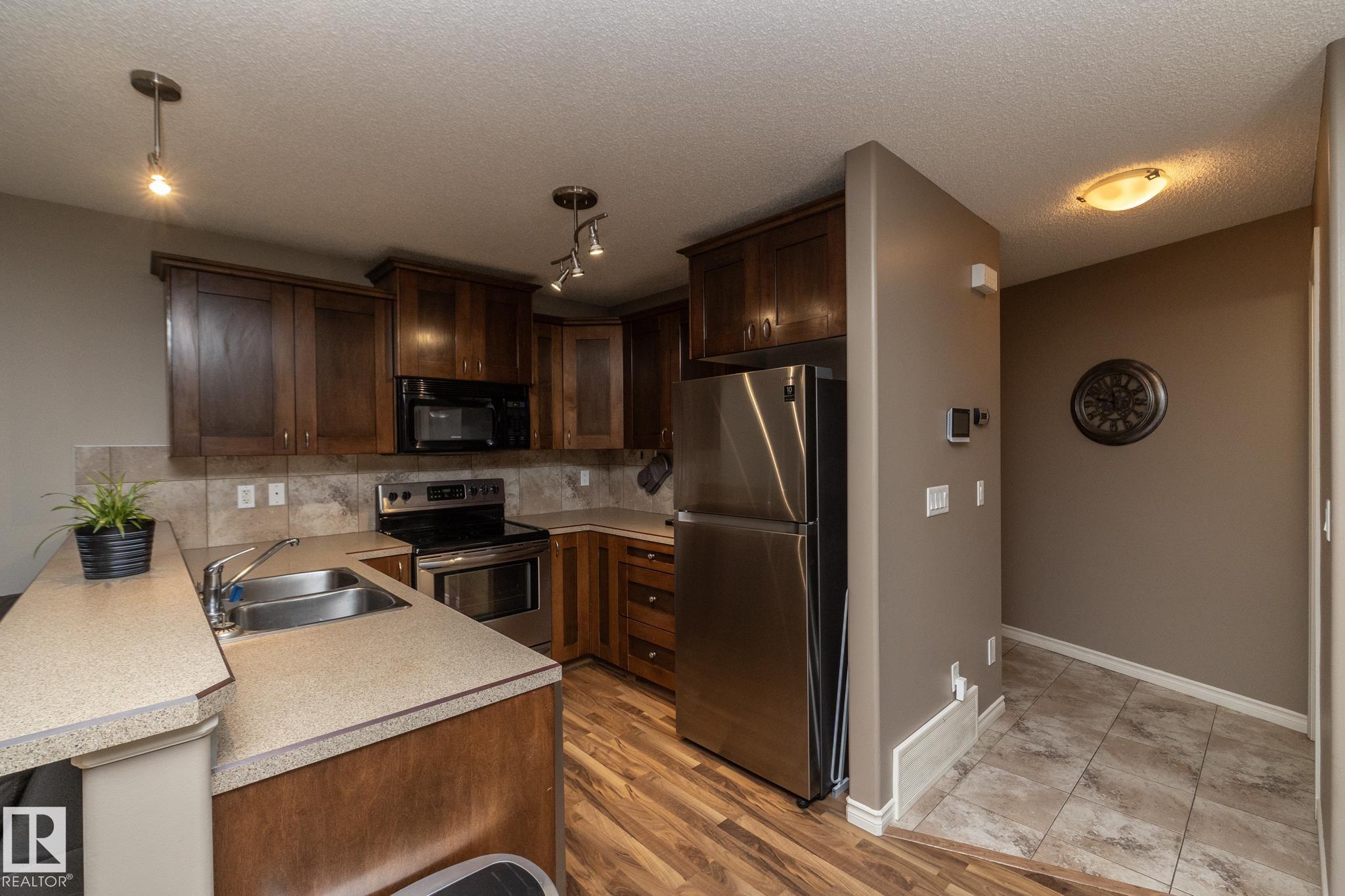 Photo 6 at 6 - 10 Woodcrest, Westpark, Fort Saskatchewan