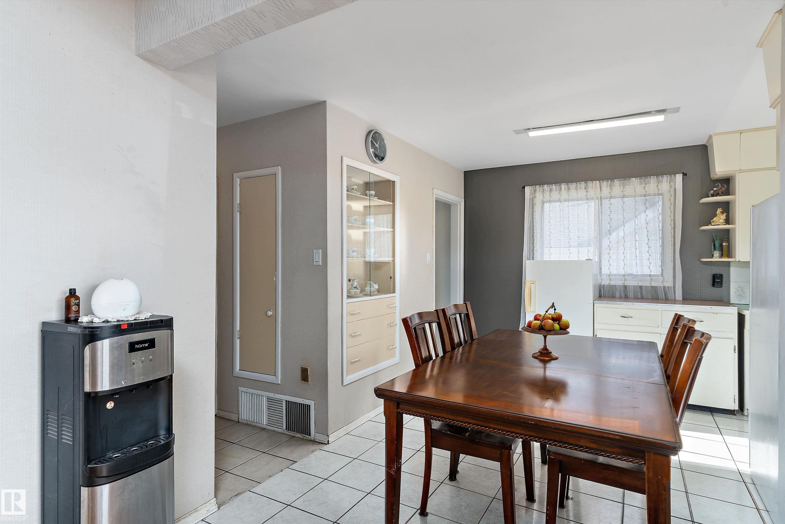 Photo 12 at 10570 66 Avenue NW, Allendale, Edmonton