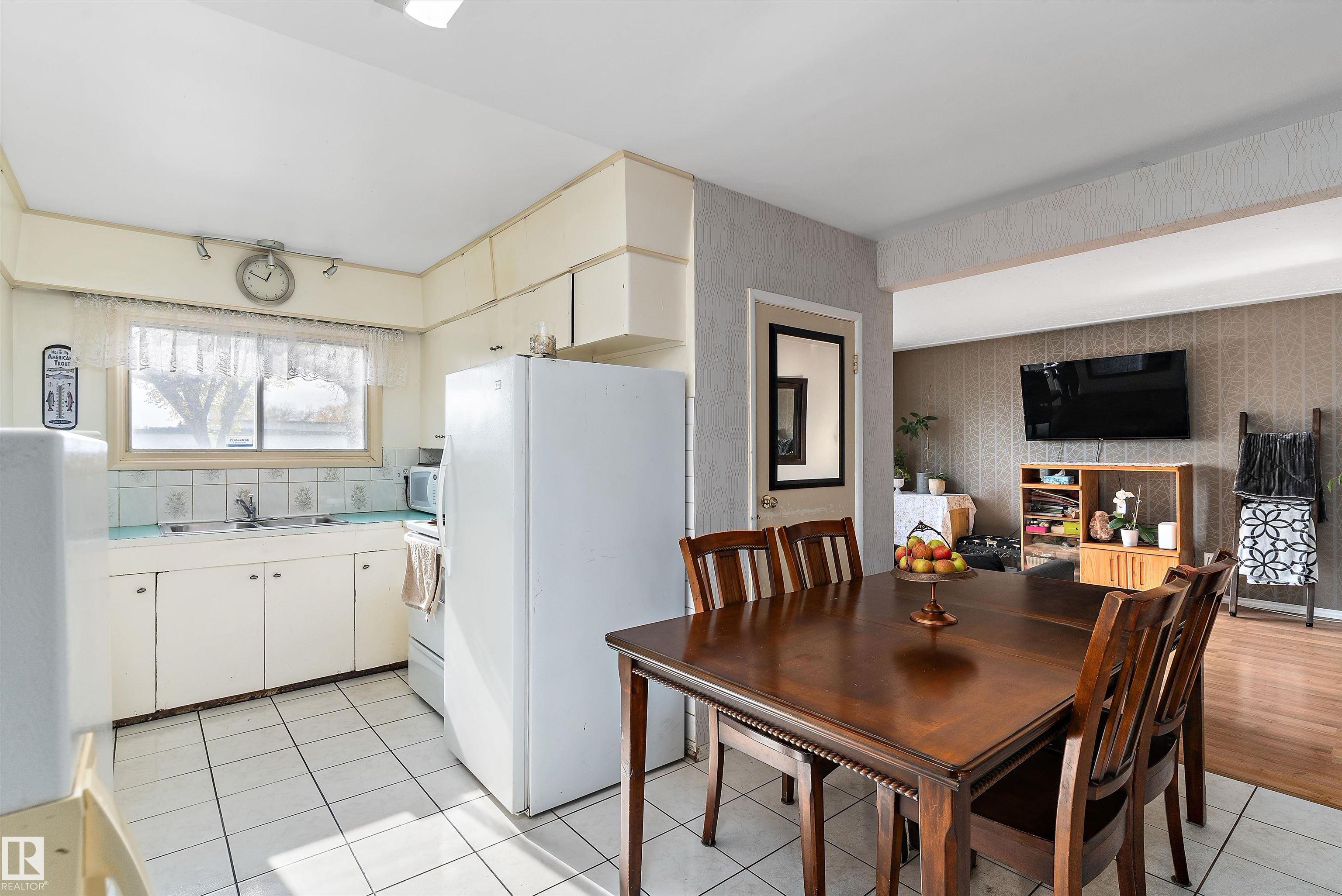 Photo 14 at 10570 66 Avenue NW, Allendale, Edmonton