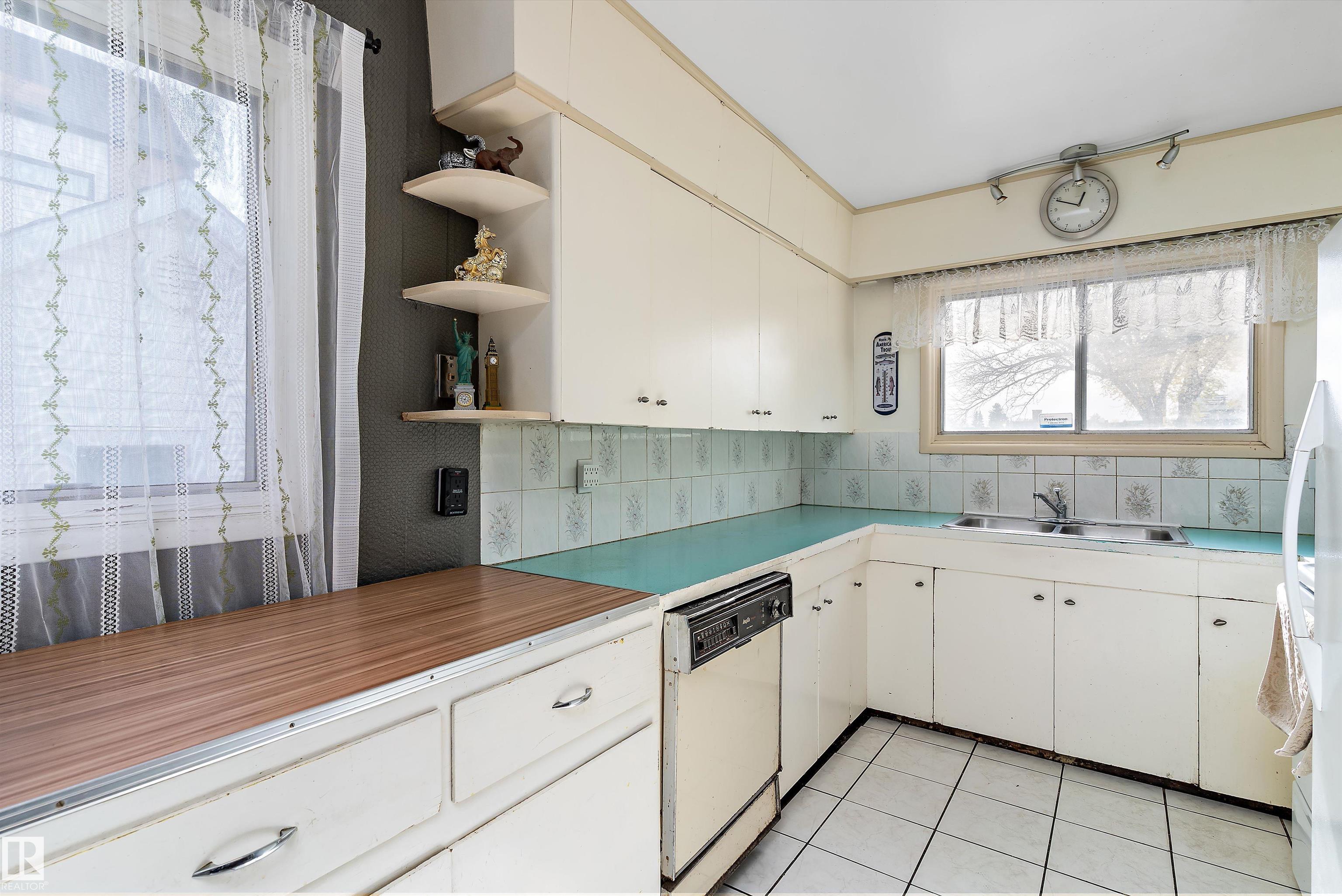 Photo 15 at 10570 66 Avenue NW, Allendale, Edmonton