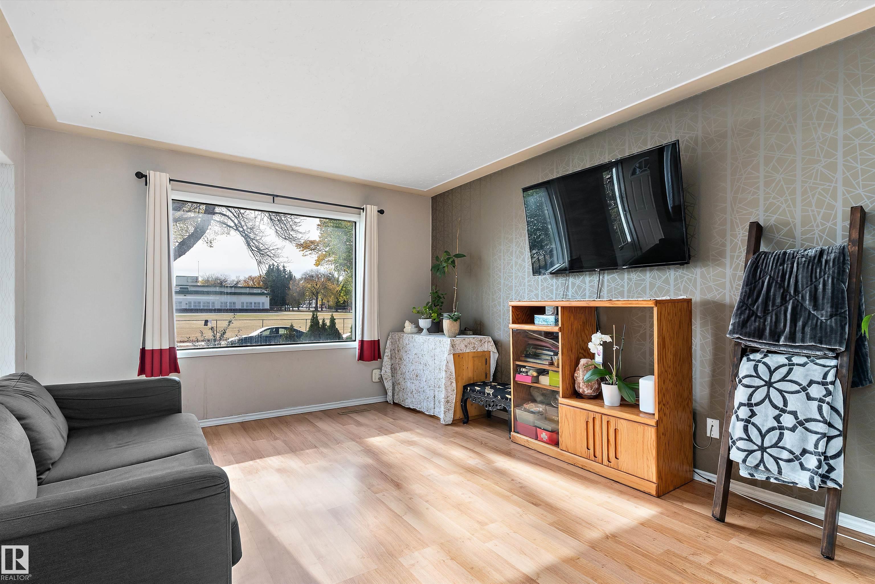 Photo 5 at 10570 66 Avenue NW, Allendale, Edmonton