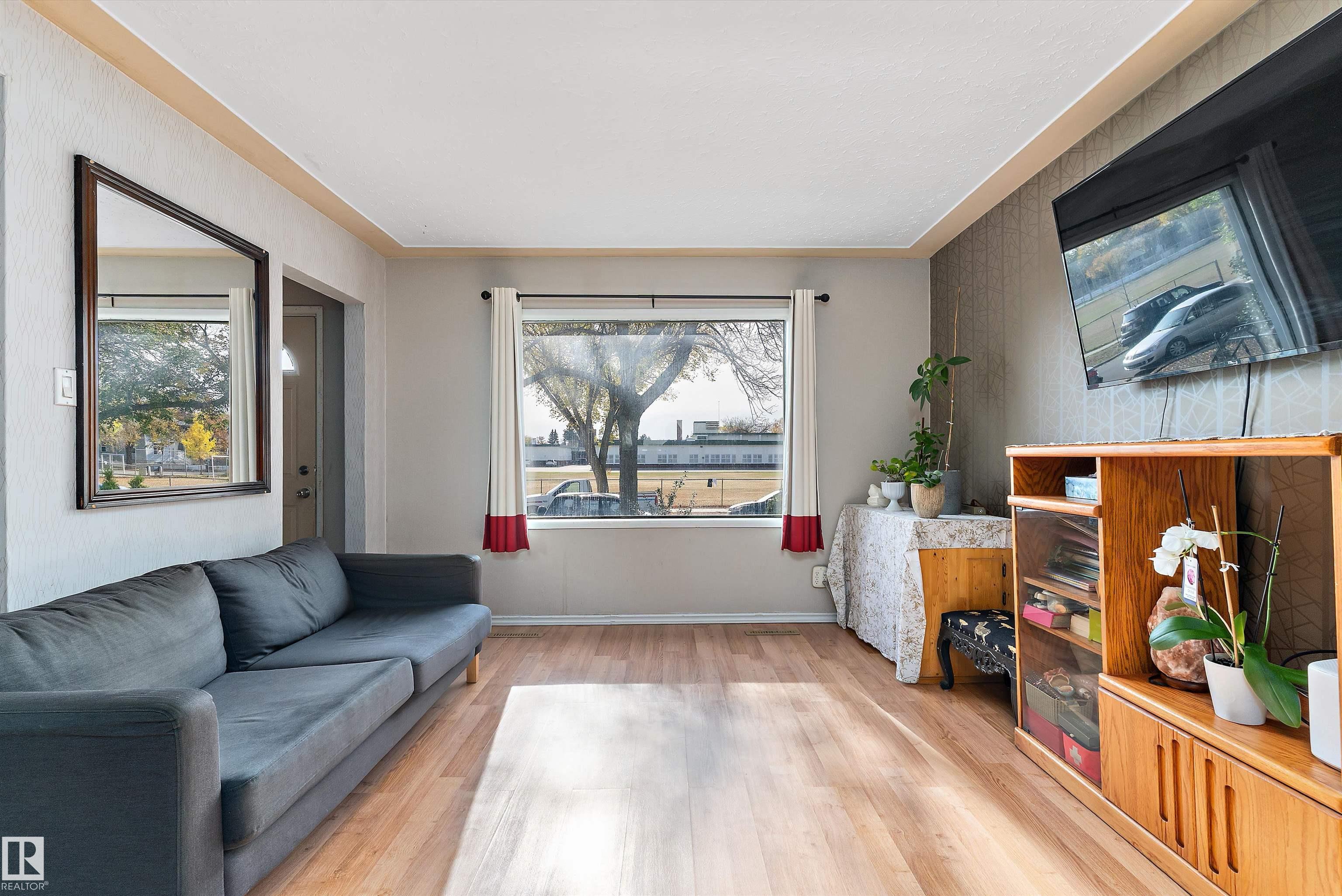 Photo 6 at 10570 66 Avenue NW, Allendale, Edmonton