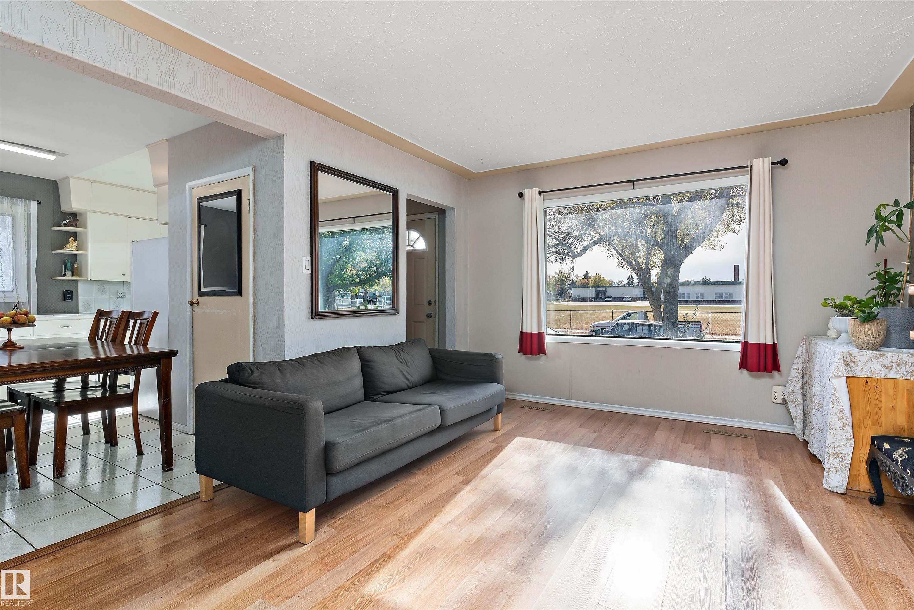 Photo 7 at 10570 66 Avenue NW, Allendale, Edmonton