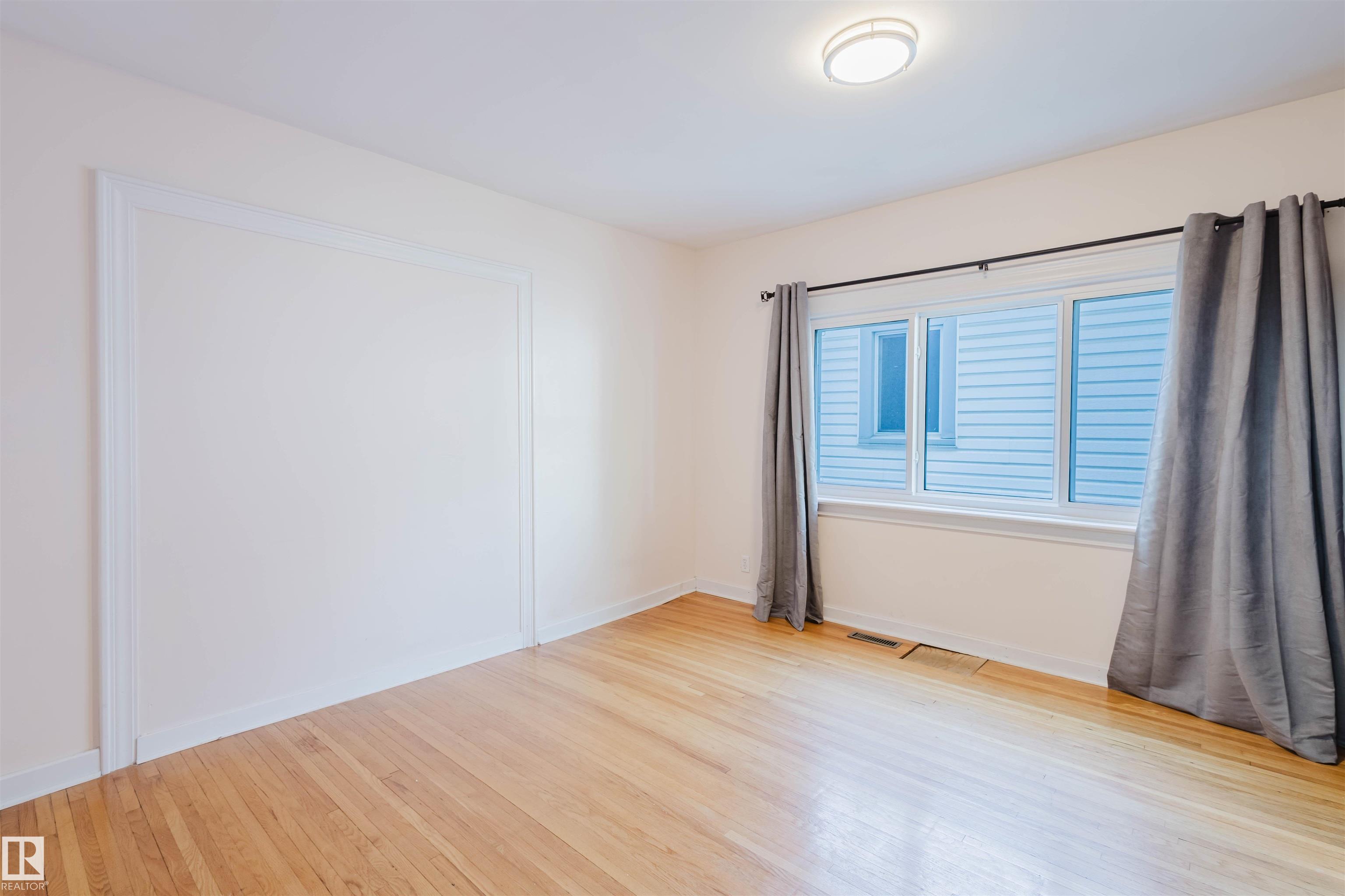 Photo 12 at 10942 88 Avenue NW, Garneau, Edmonton