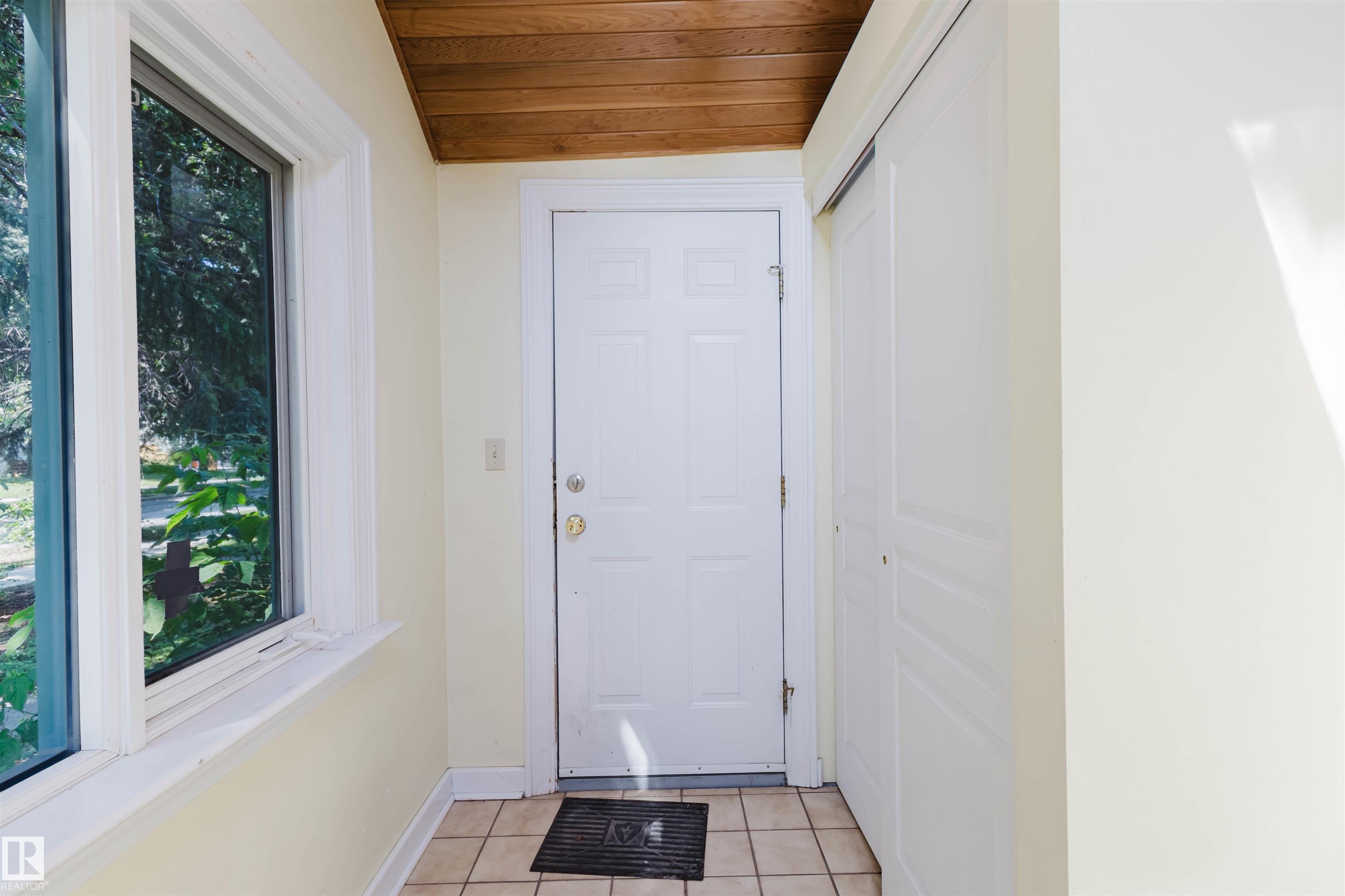 Photo 4 at 10942 88 Avenue NW, Garneau, Edmonton
