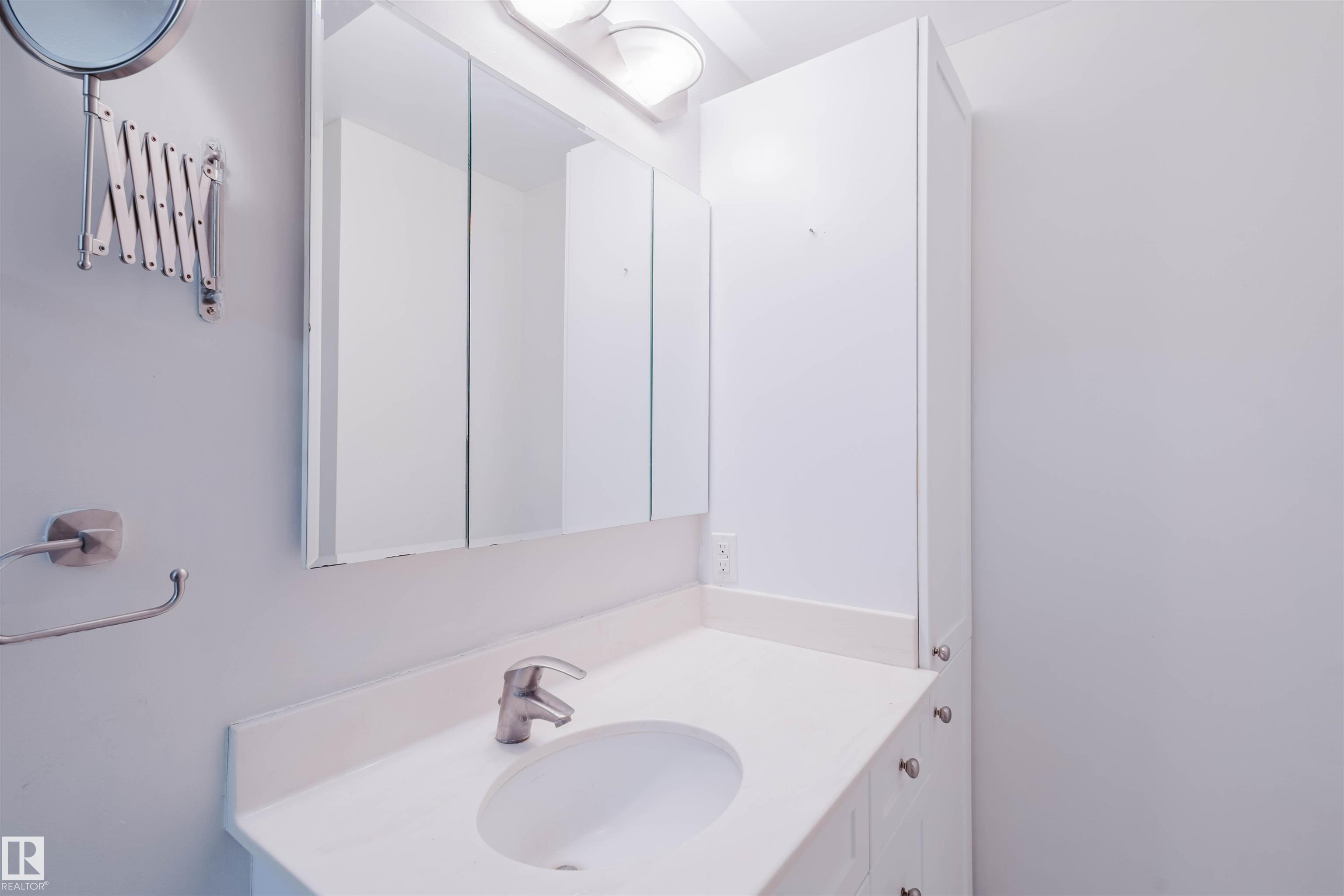 Photo 38 at 10942 88 Avenue NW, Garneau, Edmonton