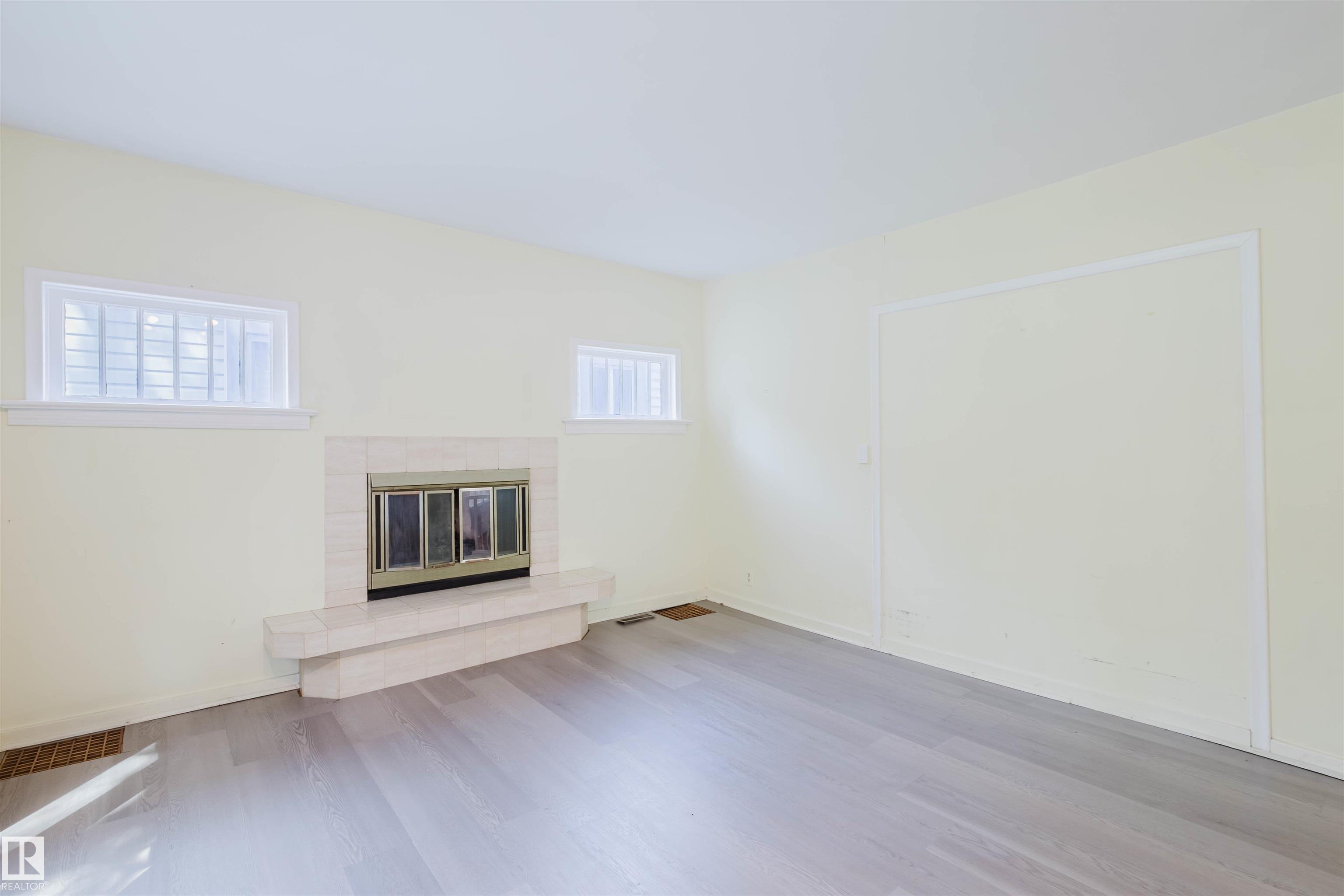 Photo 5 at 10942 88 Avenue NW, Garneau, Edmonton