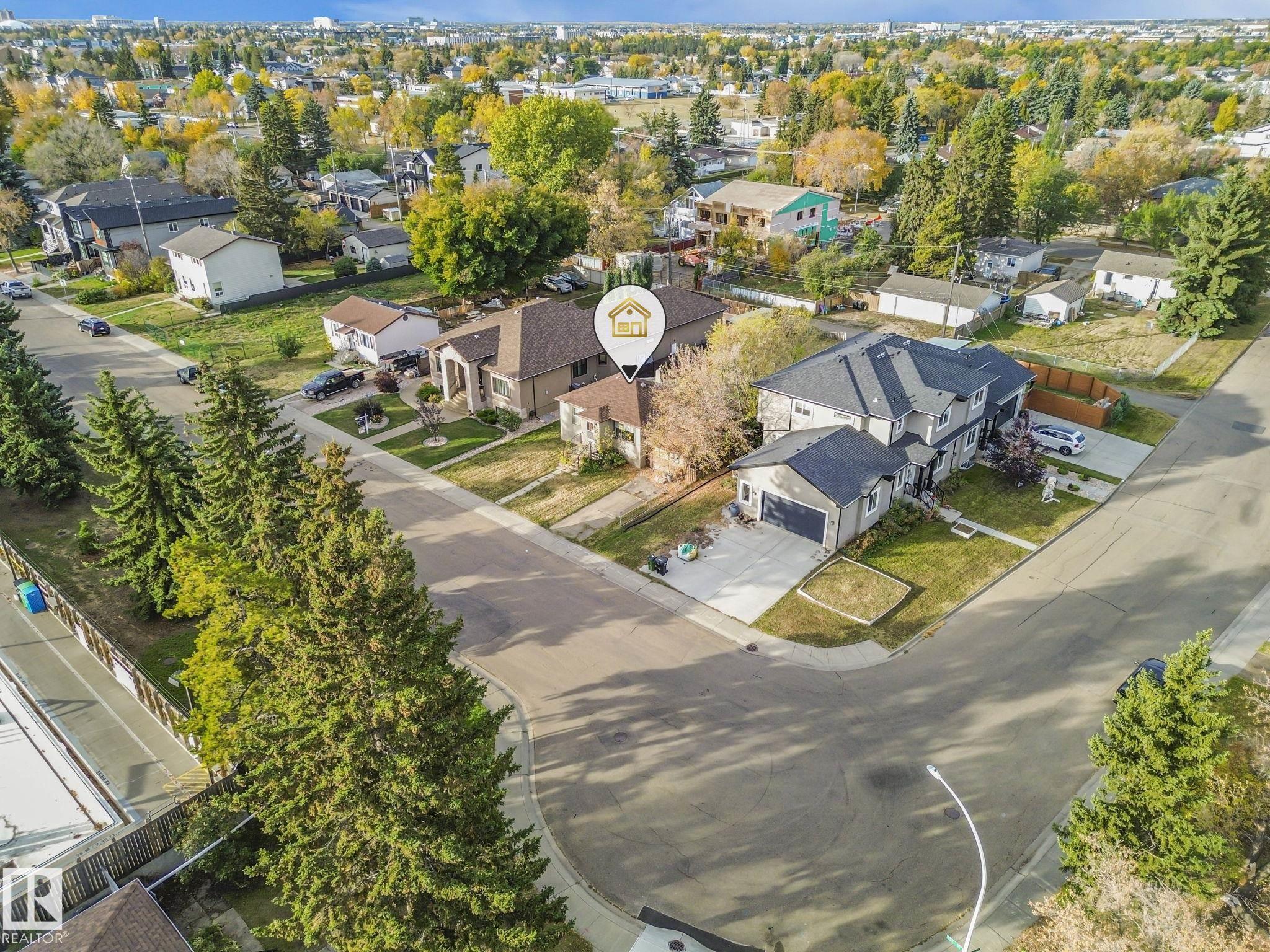 Photo 3 at 10522 158 Street NW, Britannia Youngstown, Edmonton
