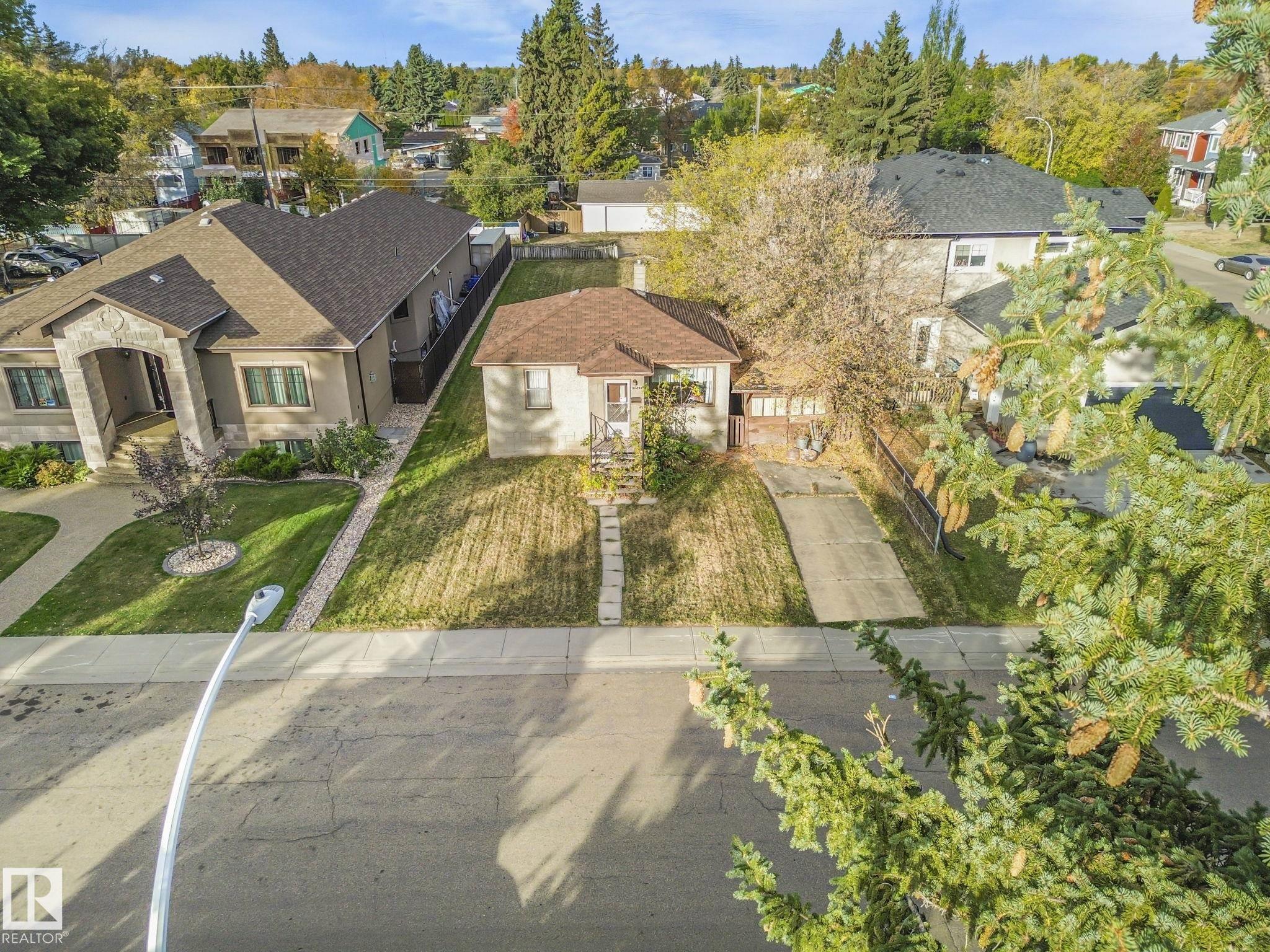 Photo 4 at 10522 158 Street NW, Britannia Youngstown, Edmonton