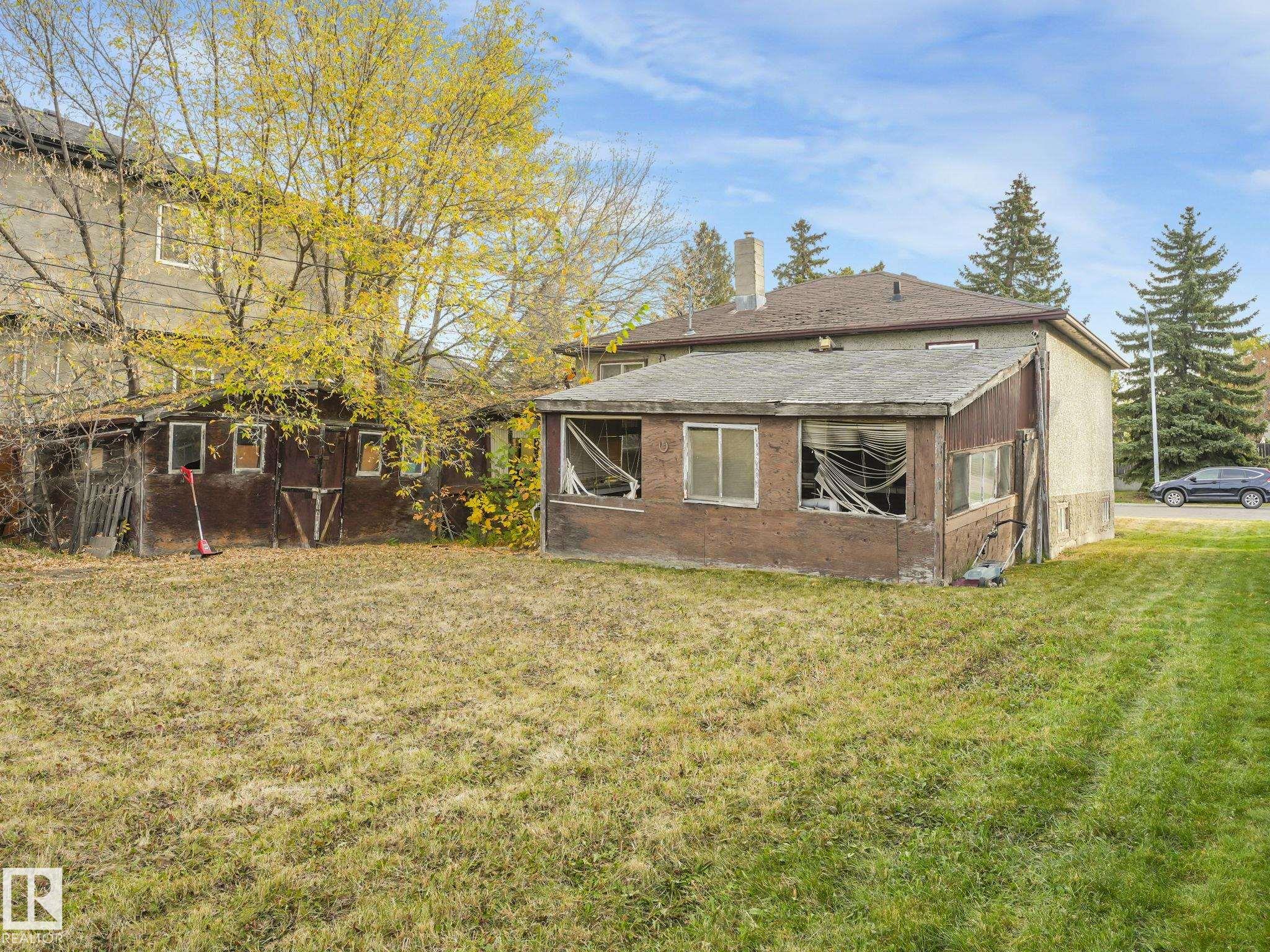 Photo 34 at 10522 158 Street NW, Britannia Youngstown, Edmonton