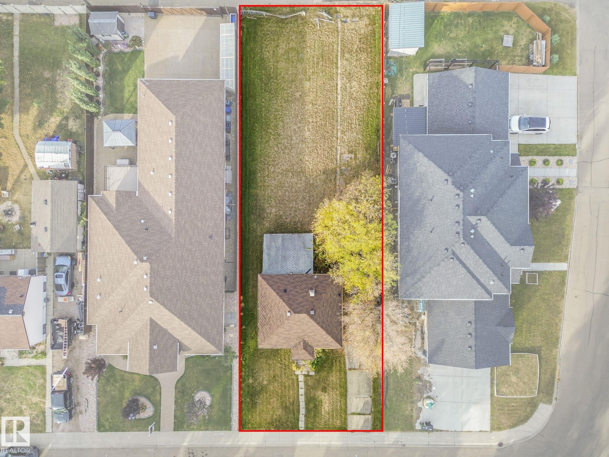 Photo 7 at 10522 158 Street NW, Britannia Youngstown, Edmonton
