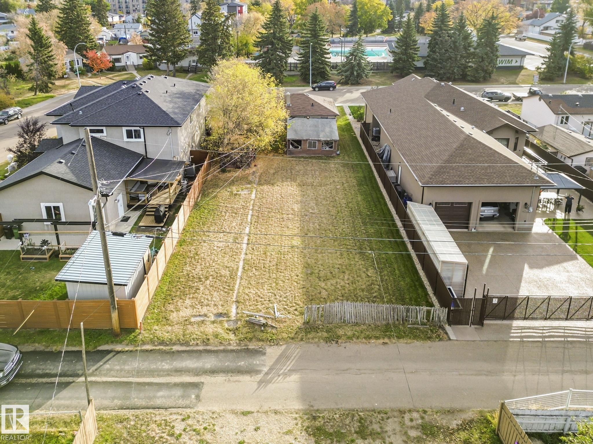 Photo 9 at 10522 158 Street NW, Britannia Youngstown, Edmonton