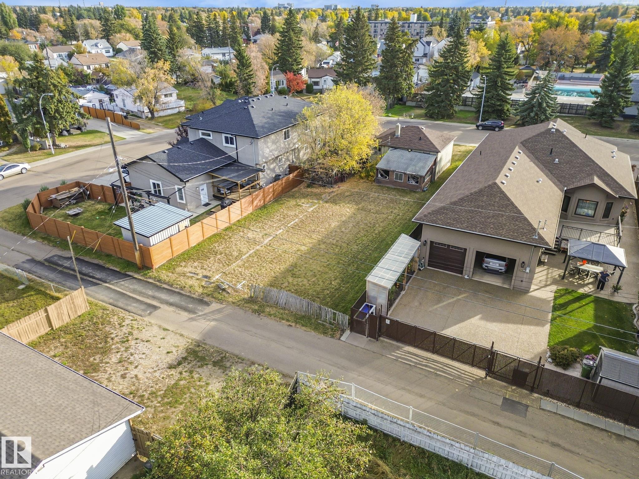 Photo 10 at 10522 158 Street NW, Britannia Youngstown, Edmonton