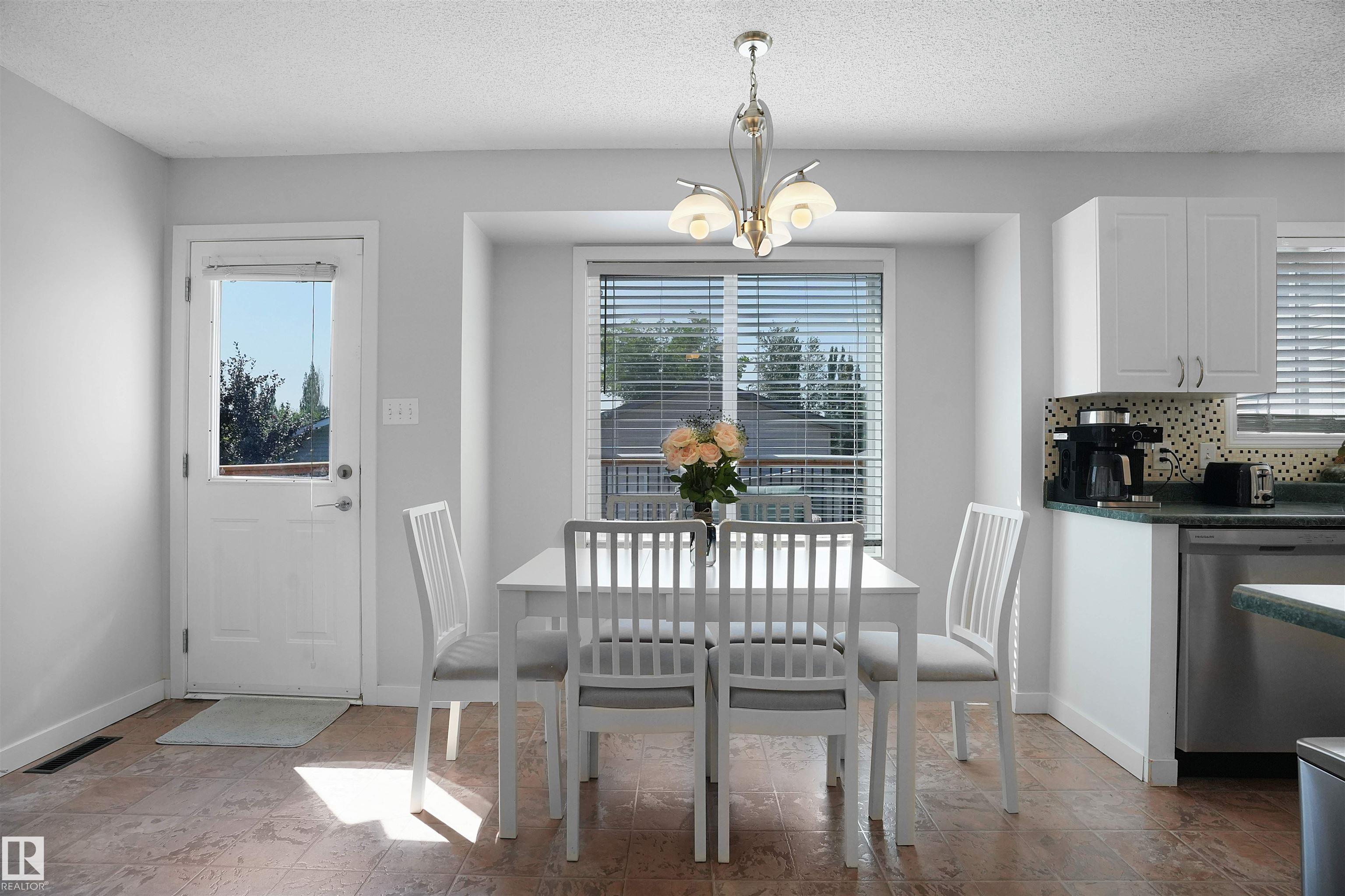 Photo 17 at 21353 87a Avenue NW, Suder Greens, Edmonton