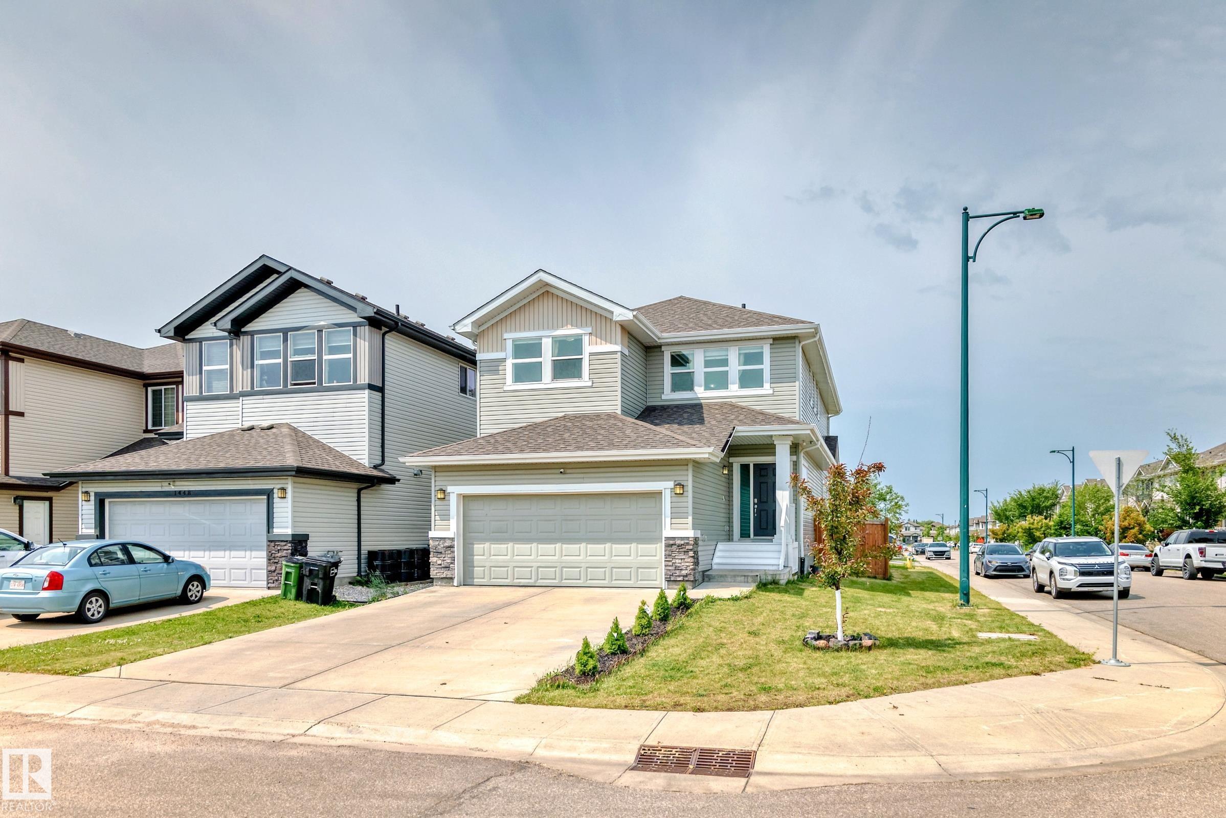 1452 30 Street NW, Laurel, Edmonton 