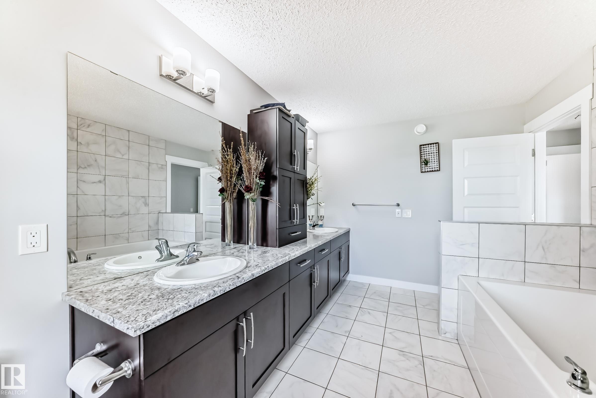 Photo 31 at 1452 30 Street NW, Laurel, Edmonton