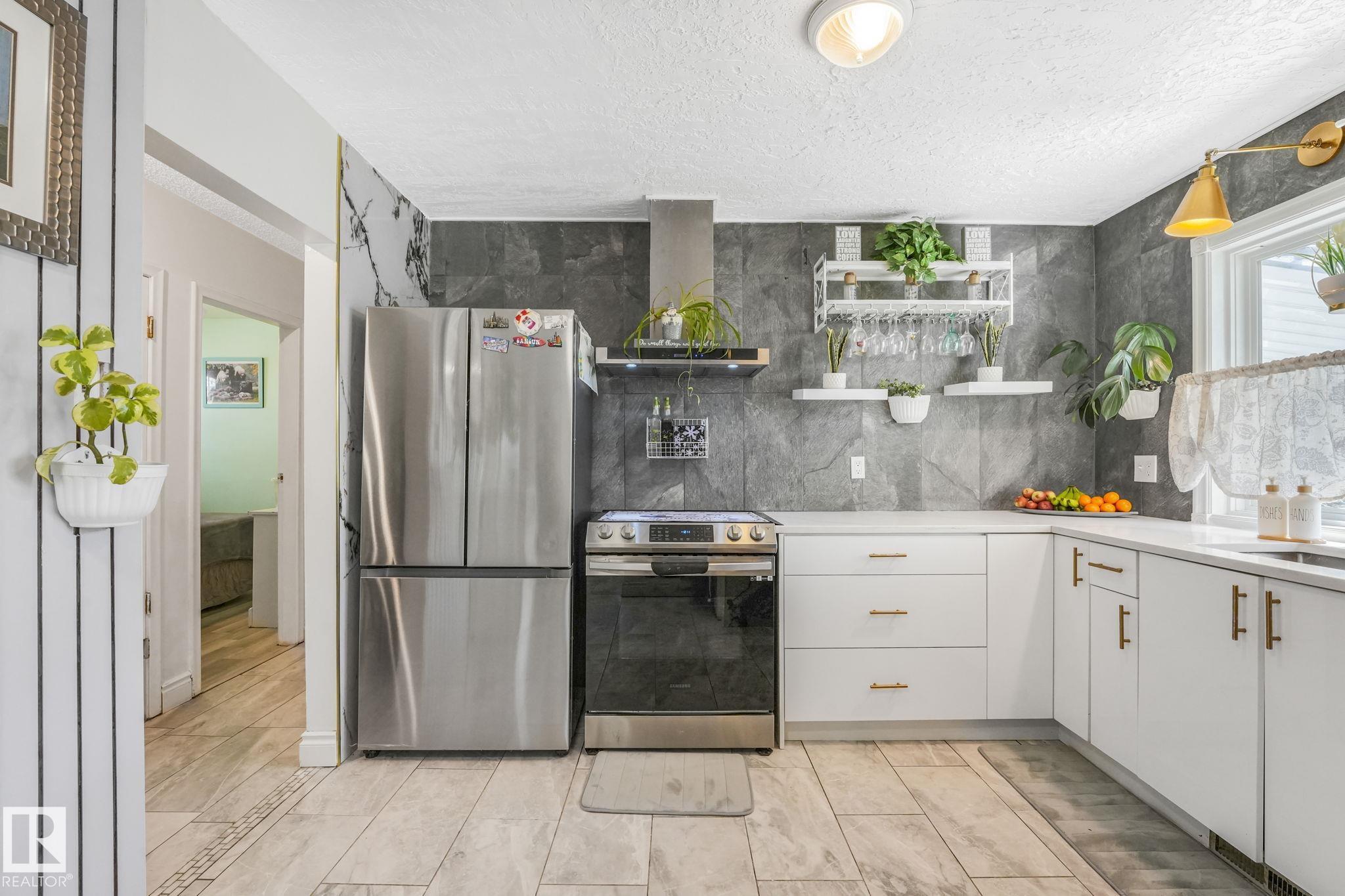 Photo 18 at 9211 130 Avenue NW, Killarney, Edmonton