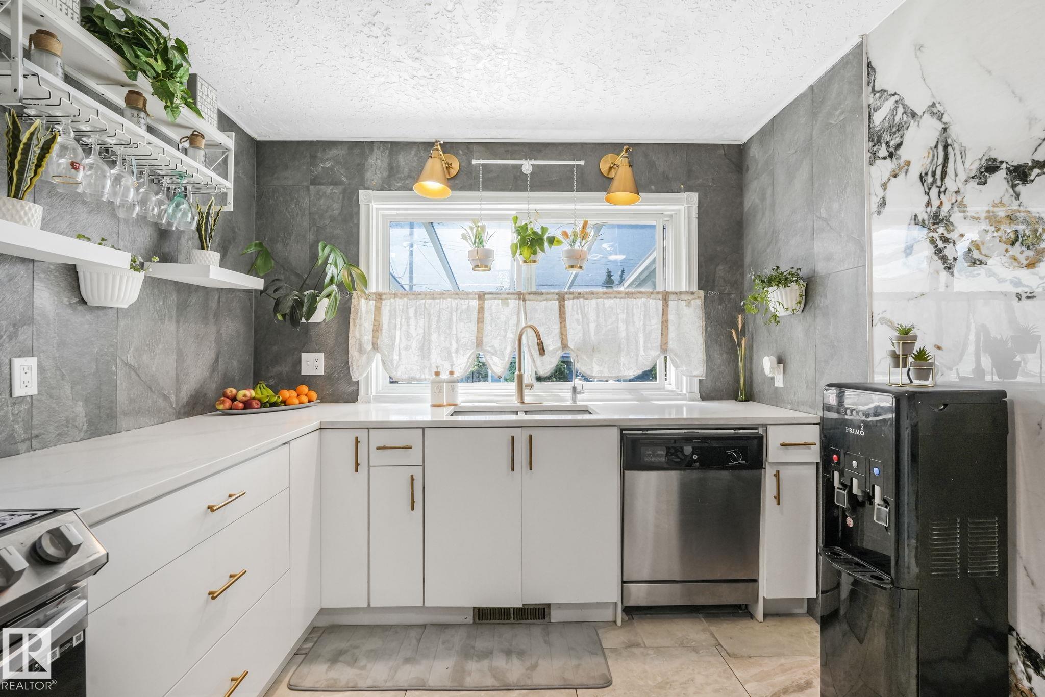 Photo 19 at 9211 130 Avenue NW, Killarney, Edmonton