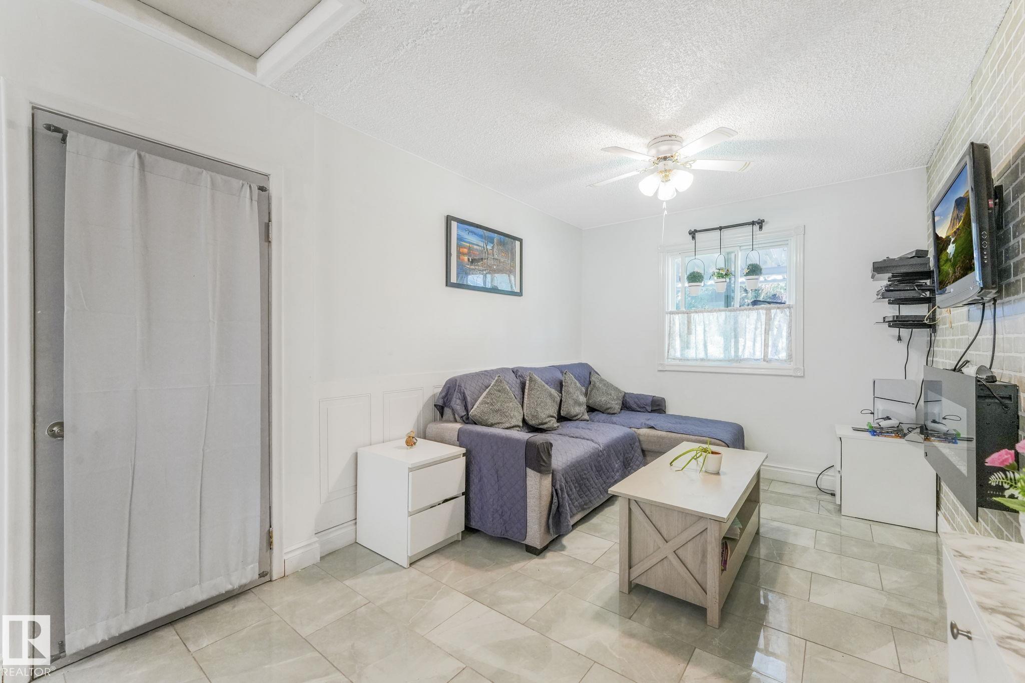 Photo 22 at 9211 130 Avenue NW, Killarney, Edmonton