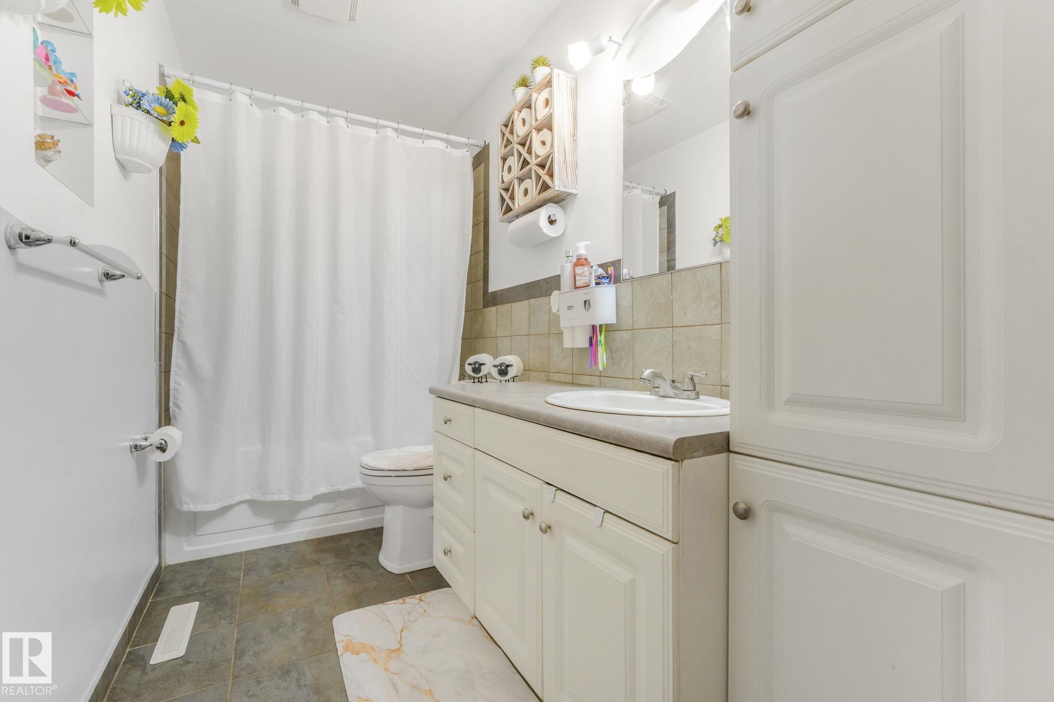 Photo 27 at 9211 130 Avenue NW, Killarney, Edmonton