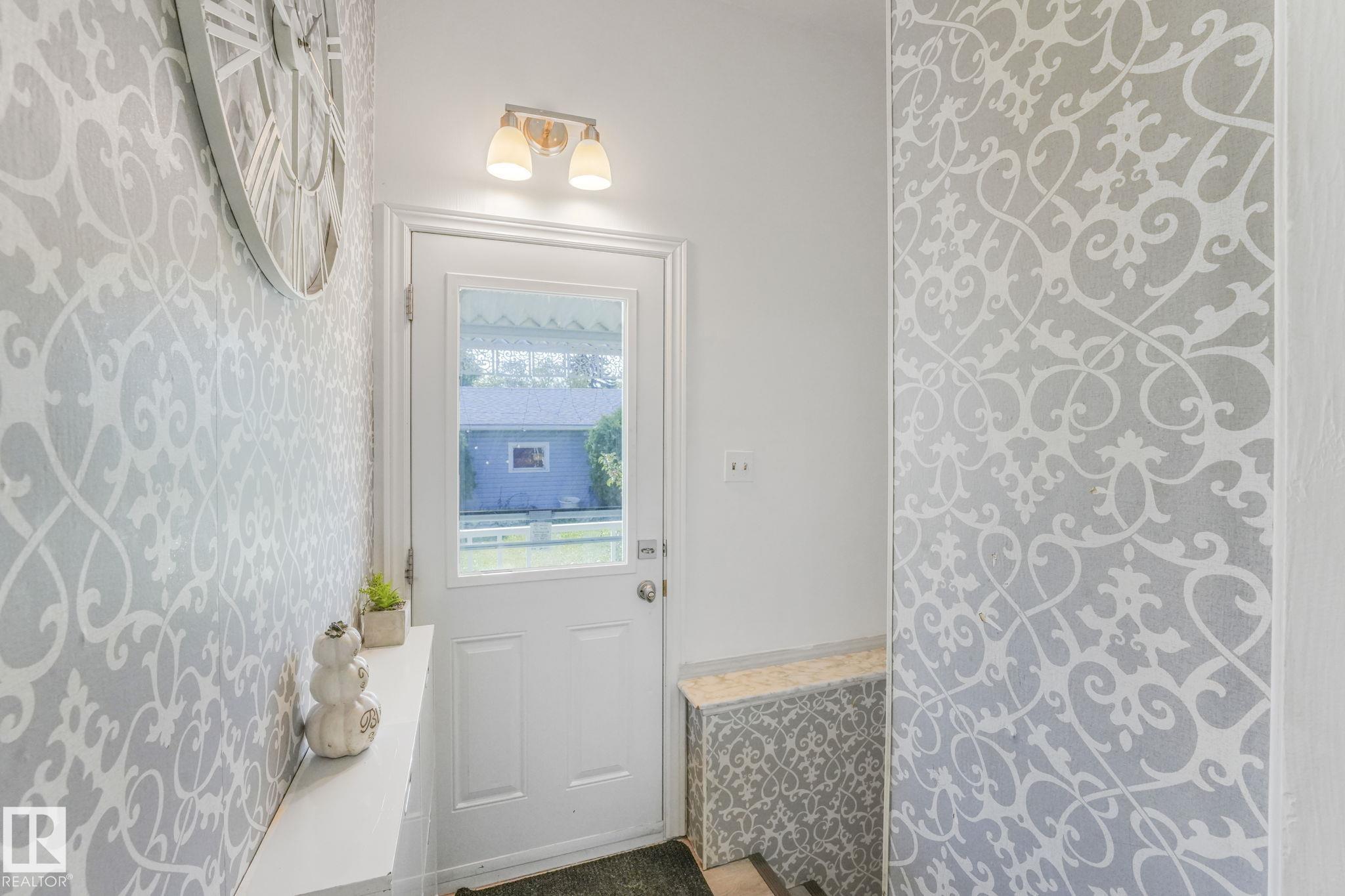 Photo 29 at 9211 130 Avenue NW, Killarney, Edmonton