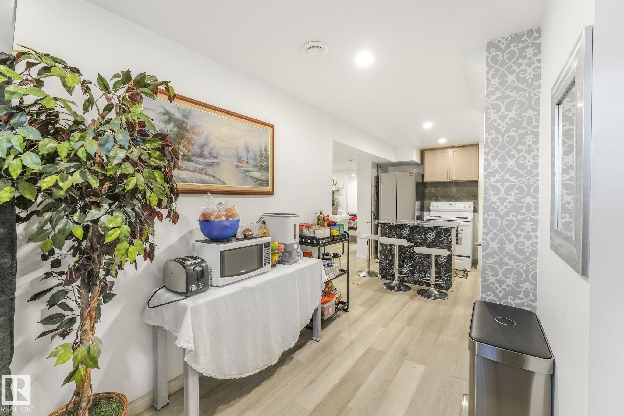 Photo 34 at 9211 130 Avenue NW, Killarney, Edmonton