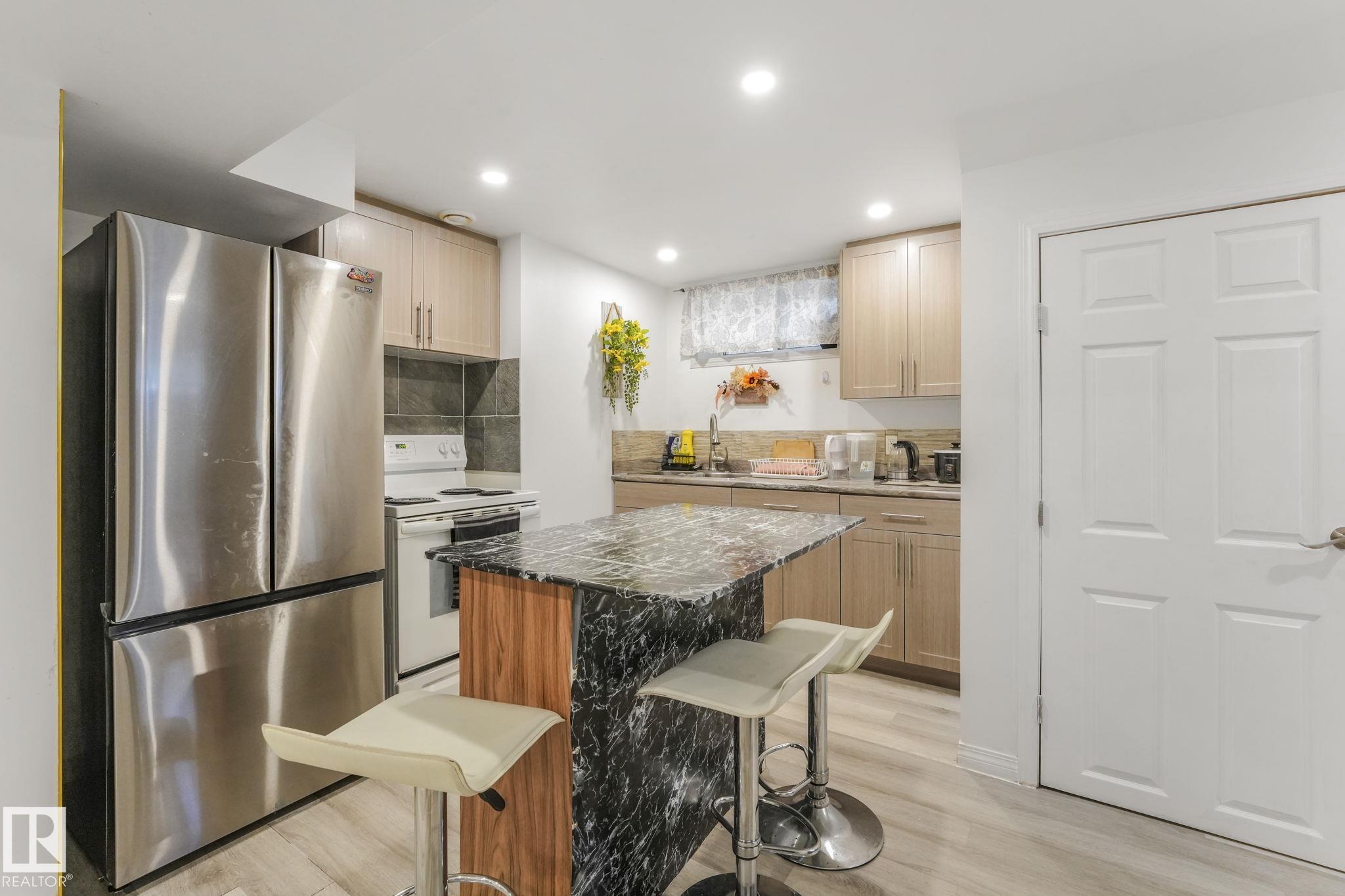Photo 35 at 9211 130 Avenue NW, Killarney, Edmonton