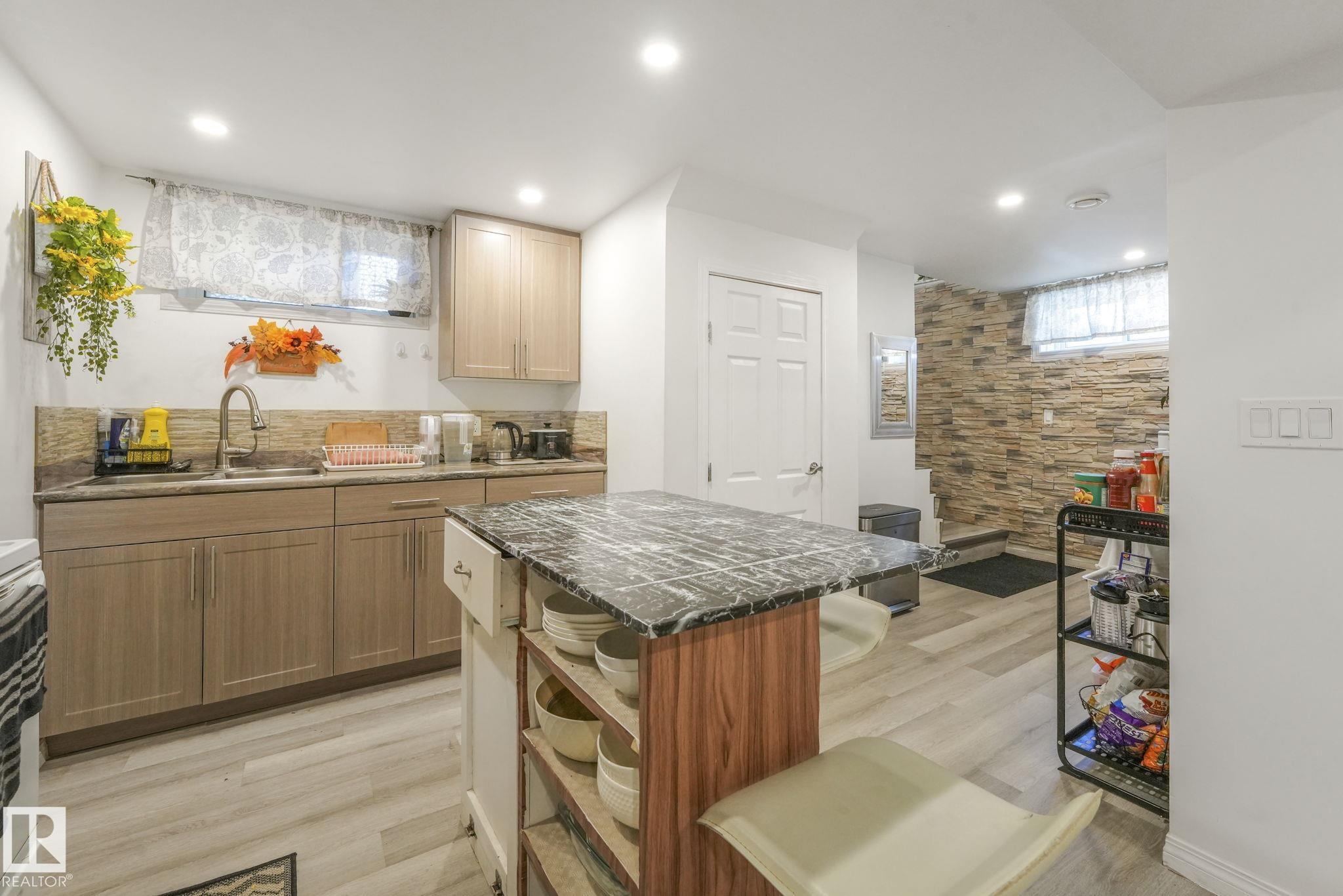 Photo 36 at 9211 130 Avenue NW, Killarney, Edmonton