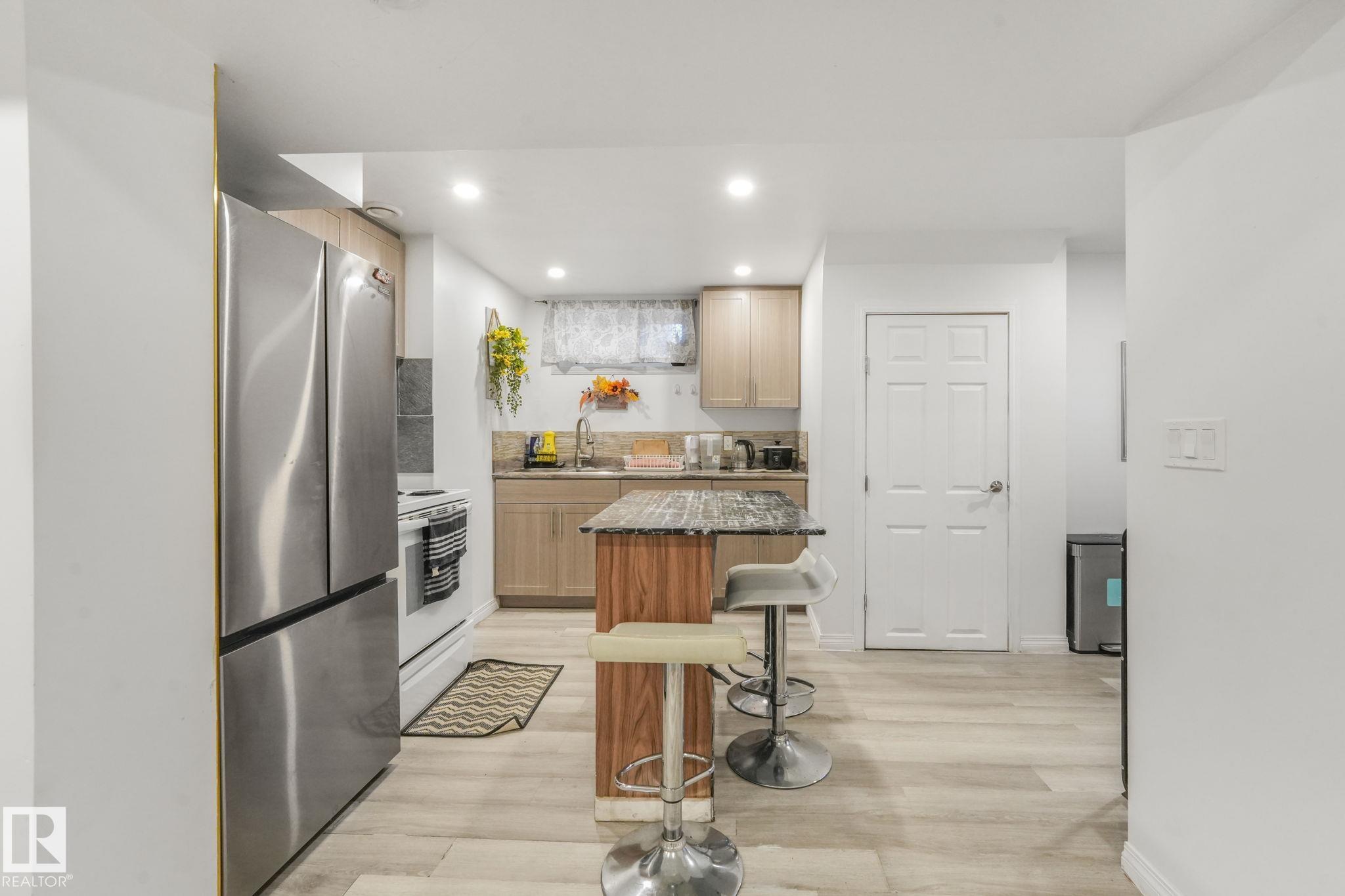 Photo 39 at 9211 130 Avenue NW, Killarney, Edmonton