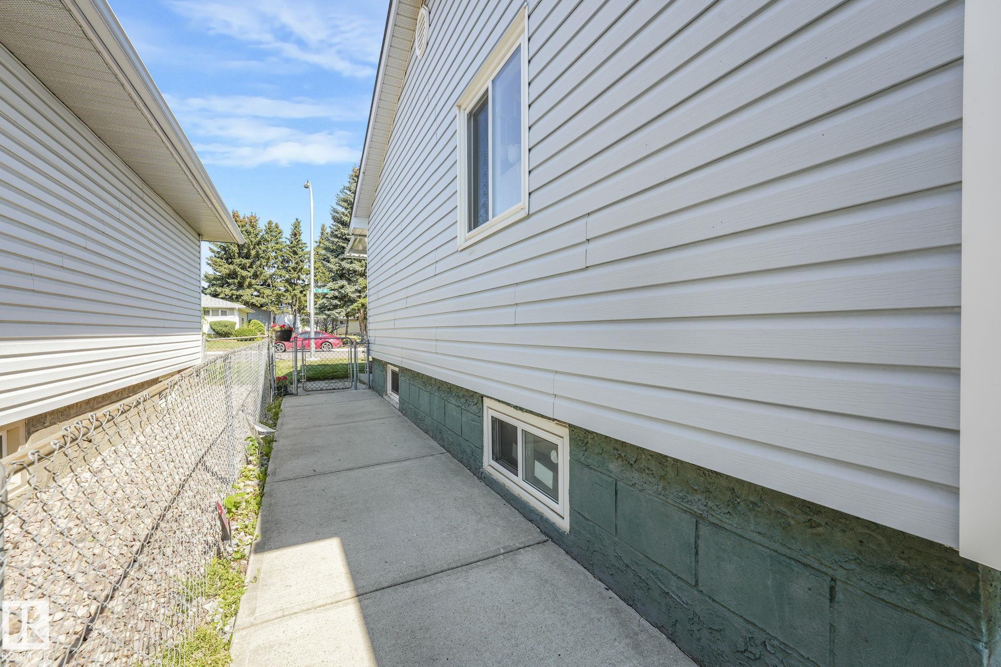 Photo 53 at 9211 130 Avenue NW, Killarney, Edmonton