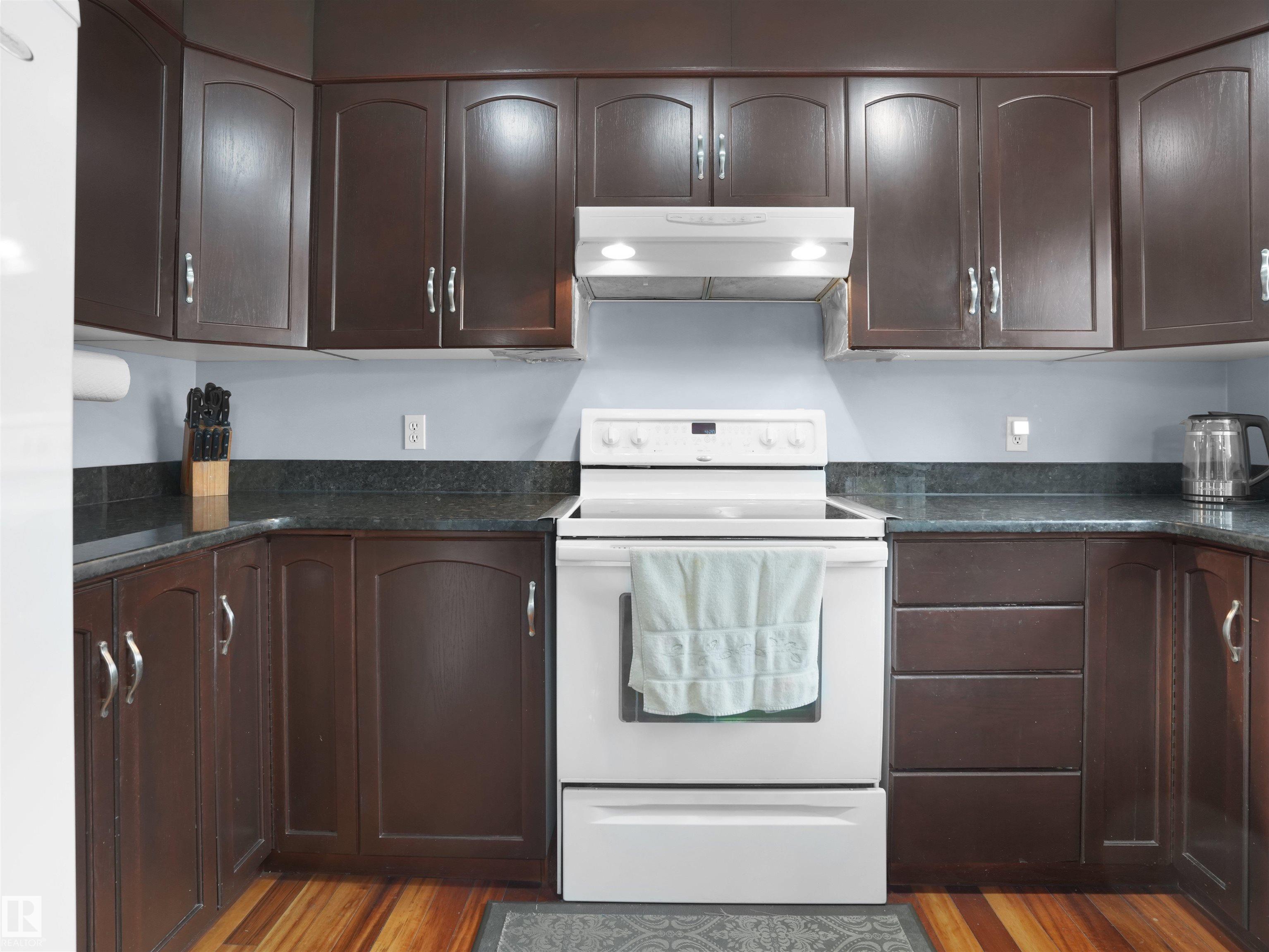 Photo 12 at 3628 31 Street NW, Wild Rose, Edmonton