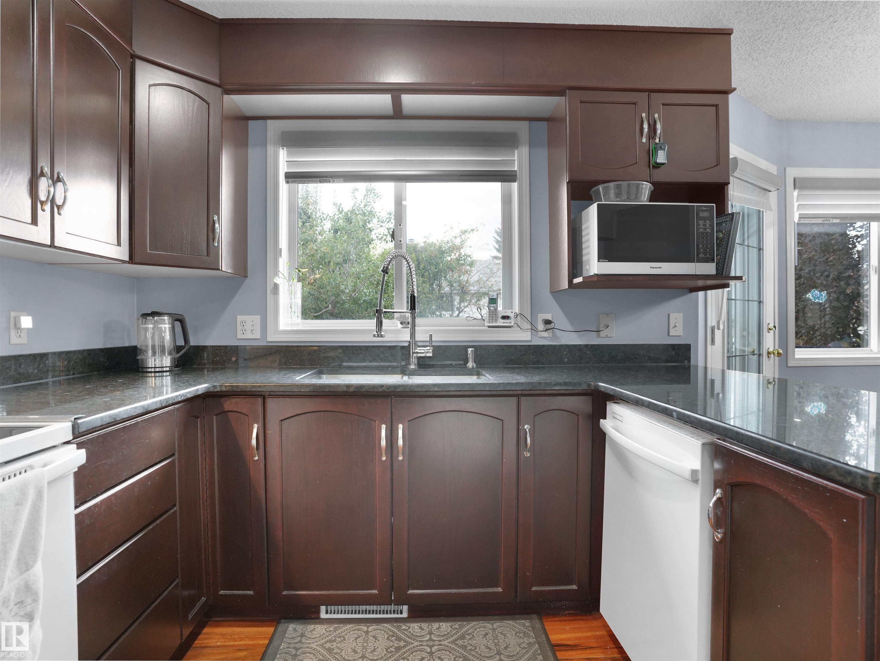 Photo 13 at 3628 31 Street NW, Wild Rose, Edmonton