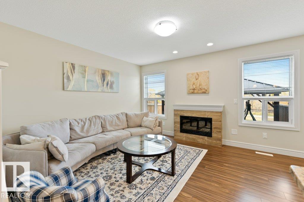Photo 8 at 3873 Robins Crescent NW, Starling, Edmonton