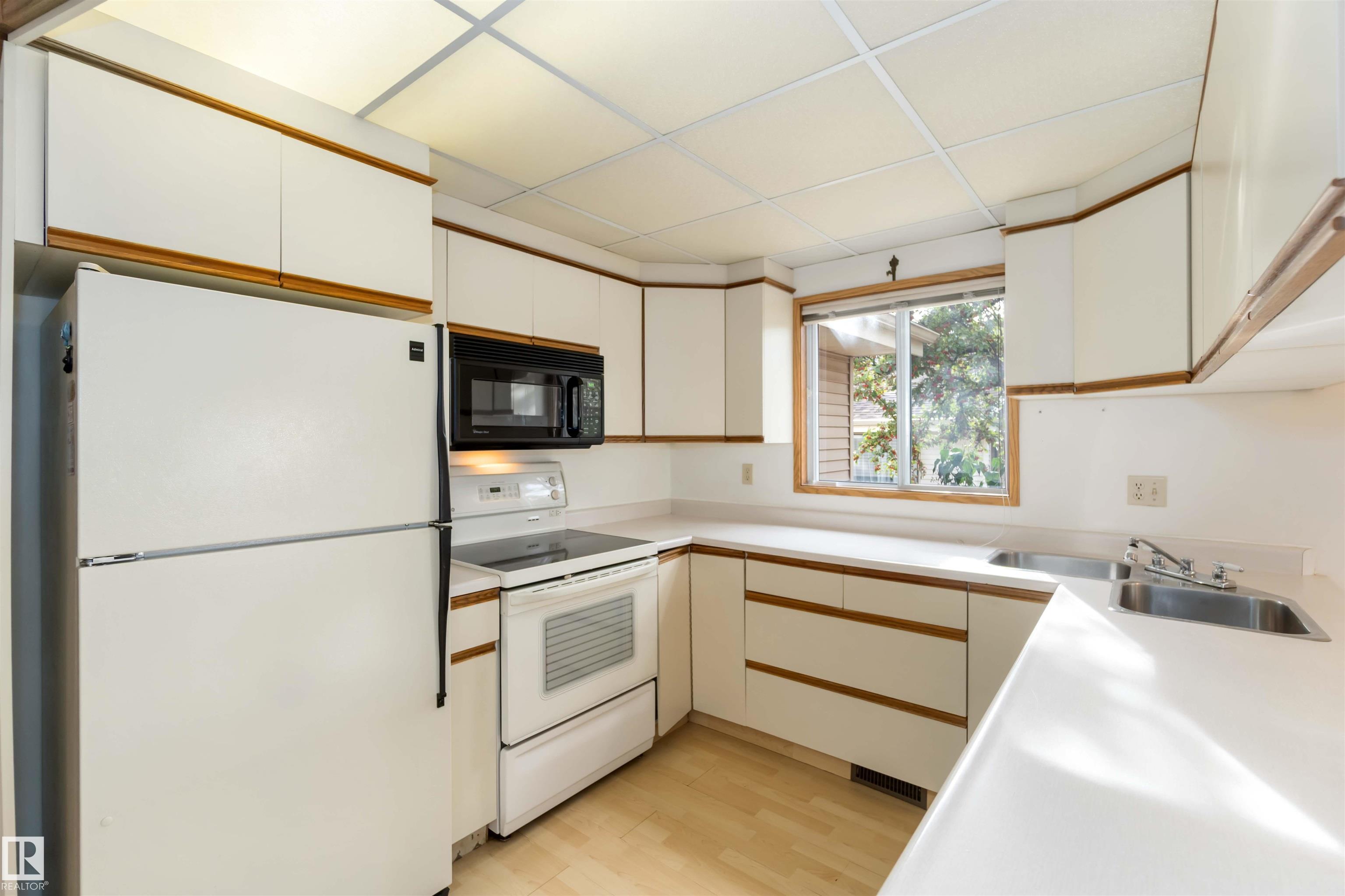 Photo 12 at 223 Oeming Road NW, Bulyea Heights, Edmonton
