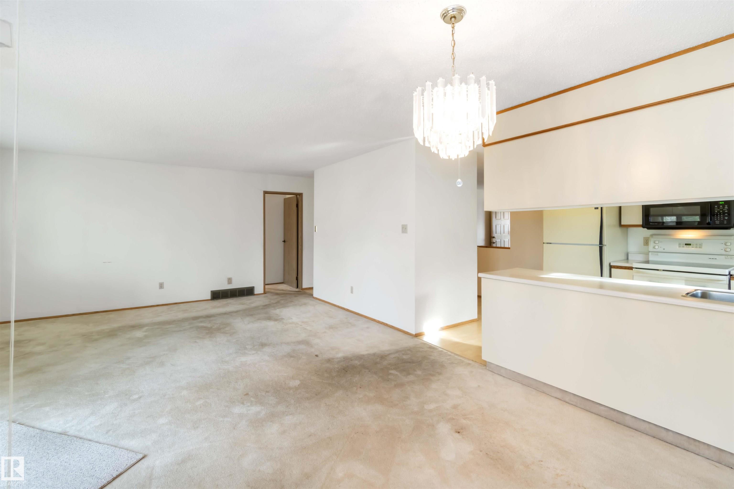 Photo 14 at 223 Oeming Road NW, Bulyea Heights, Edmonton