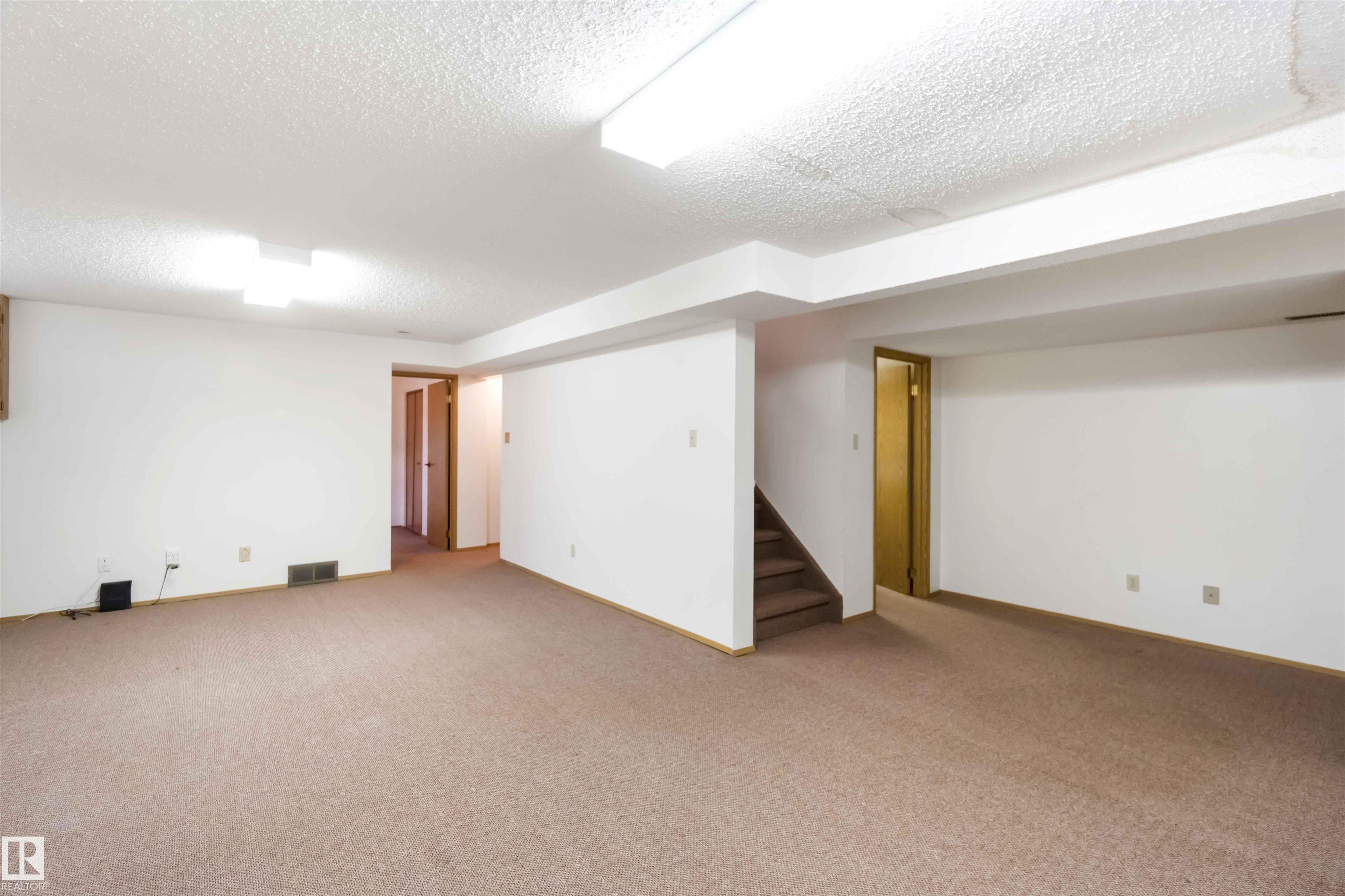 Photo 28 at 223 Oeming Road NW, Bulyea Heights, Edmonton