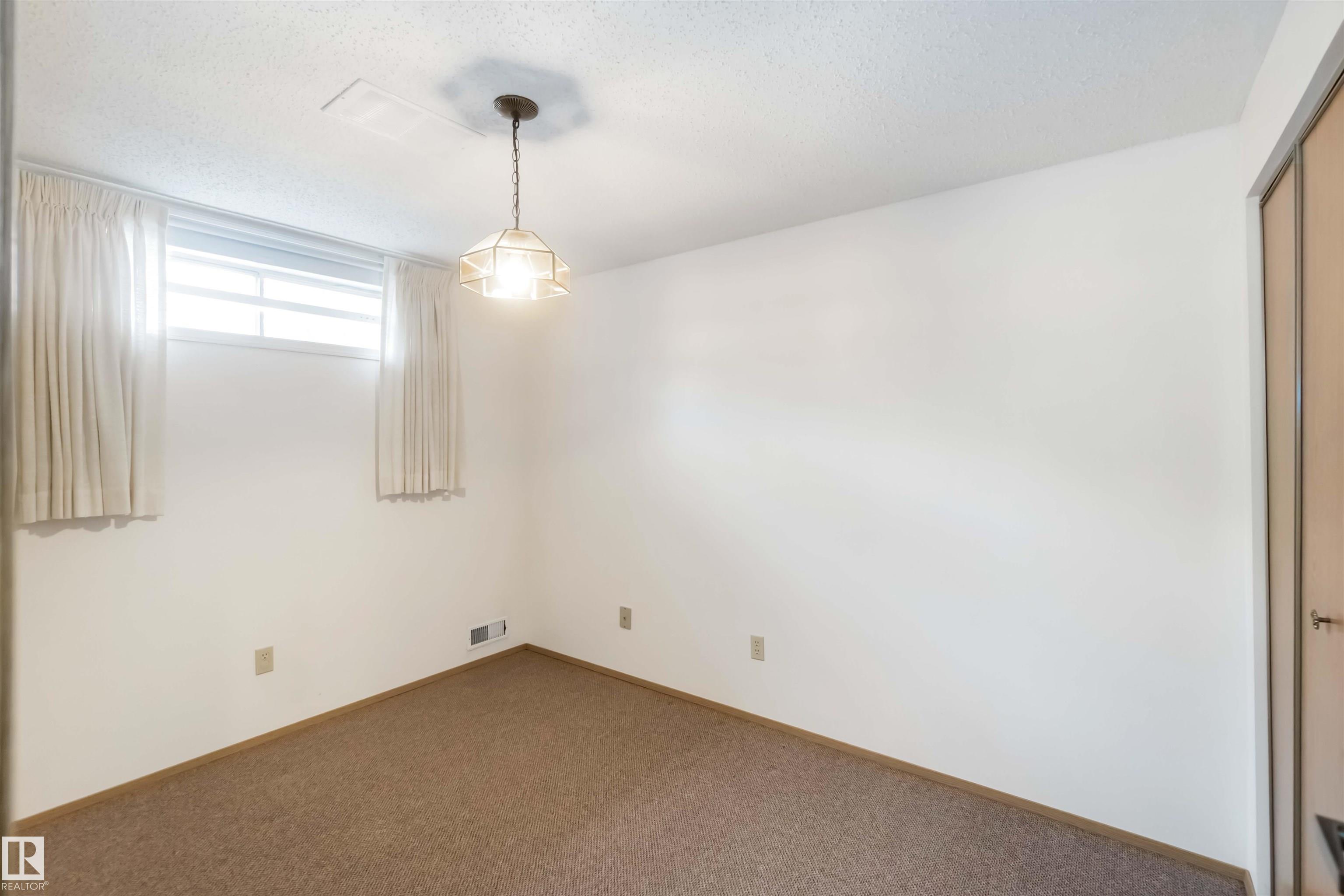 Photo 31 at 223 Oeming Road NW, Bulyea Heights, Edmonton