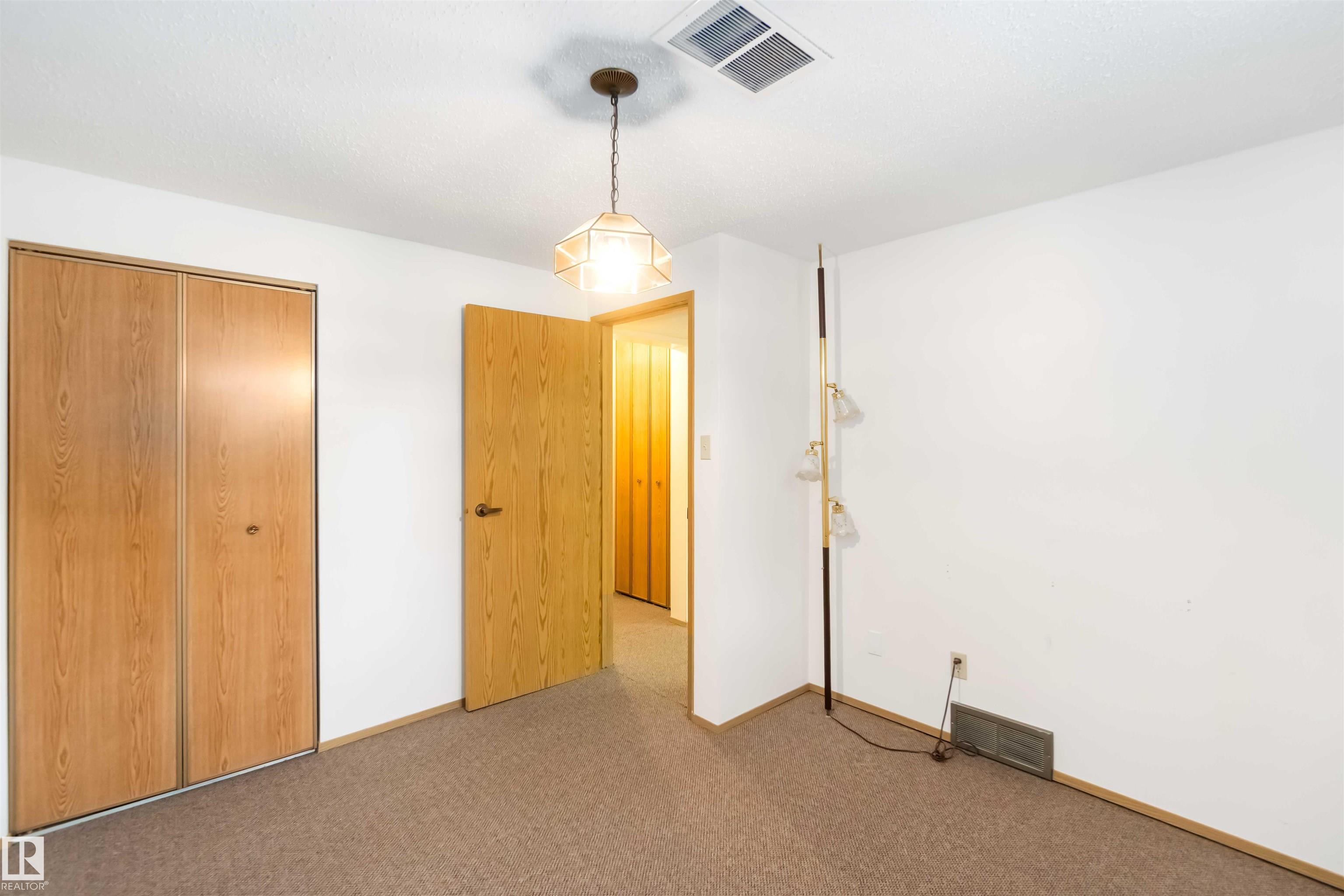 Photo 32 at 223 Oeming Road NW, Bulyea Heights, Edmonton