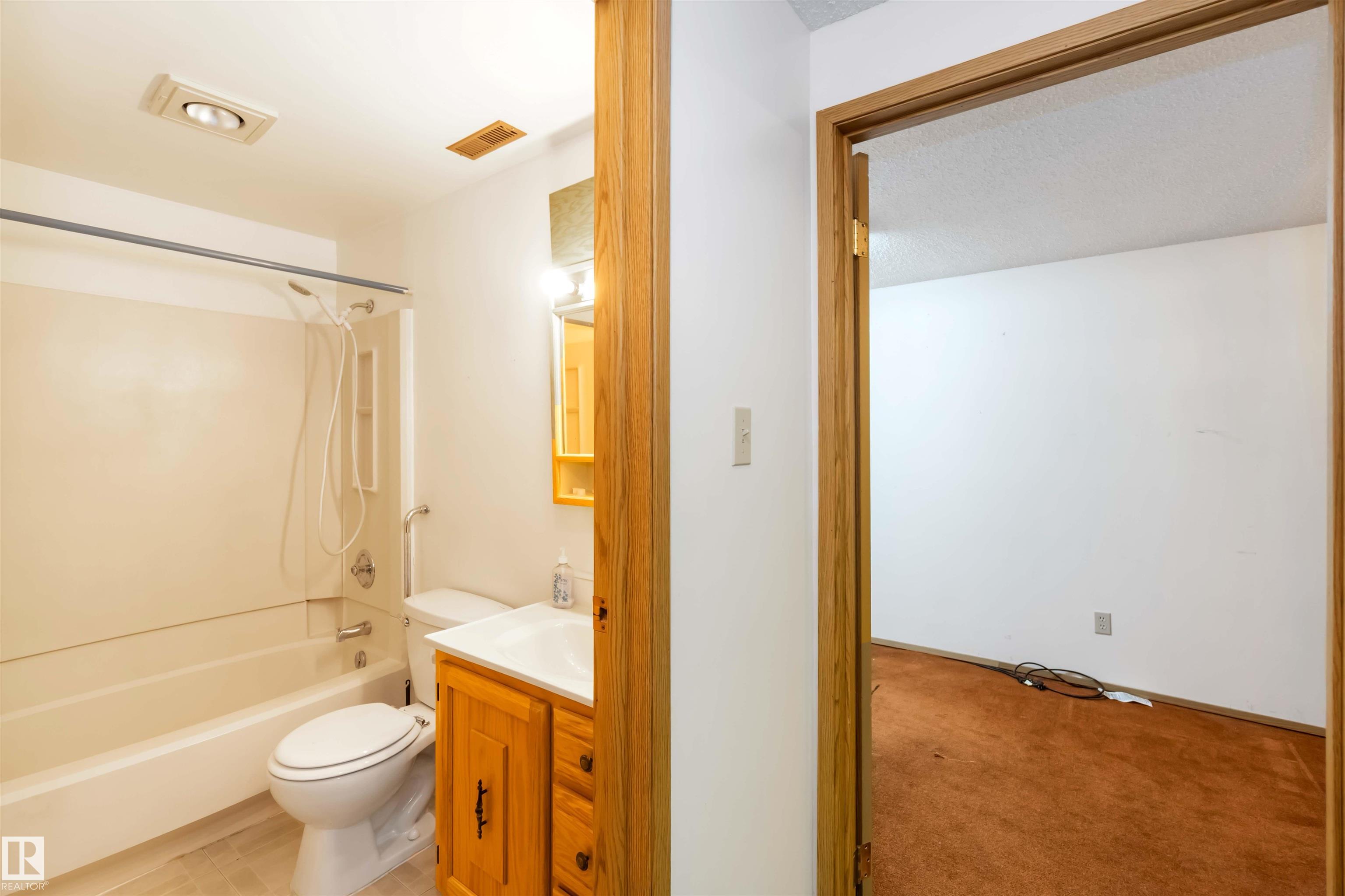 Photo 34 at 223 Oeming Road NW, Bulyea Heights, Edmonton